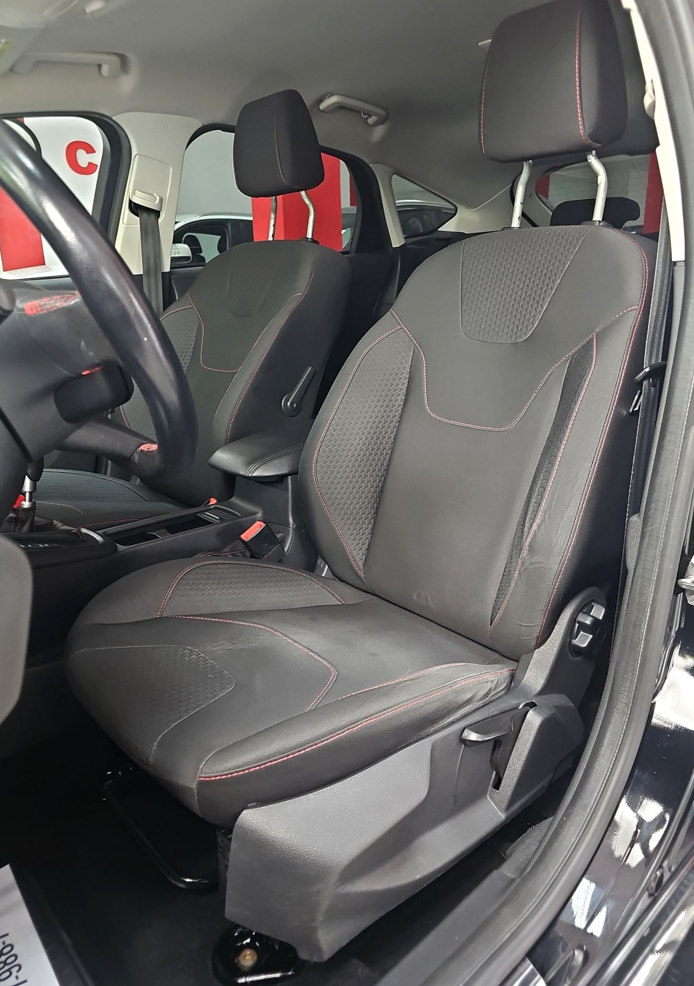 
								Ford Focus RED-BLACK.EDITION full									