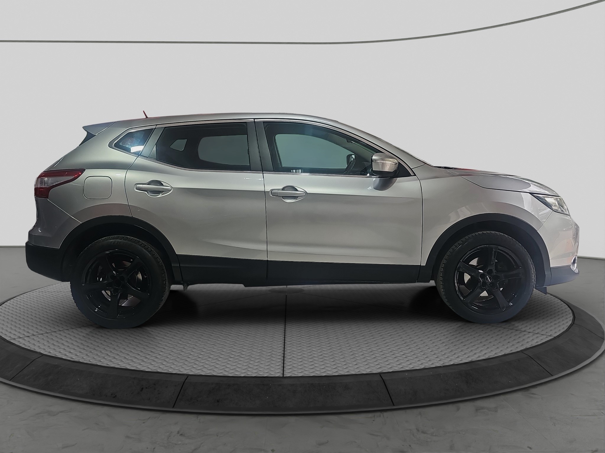 
								Nissan Qashqai full									