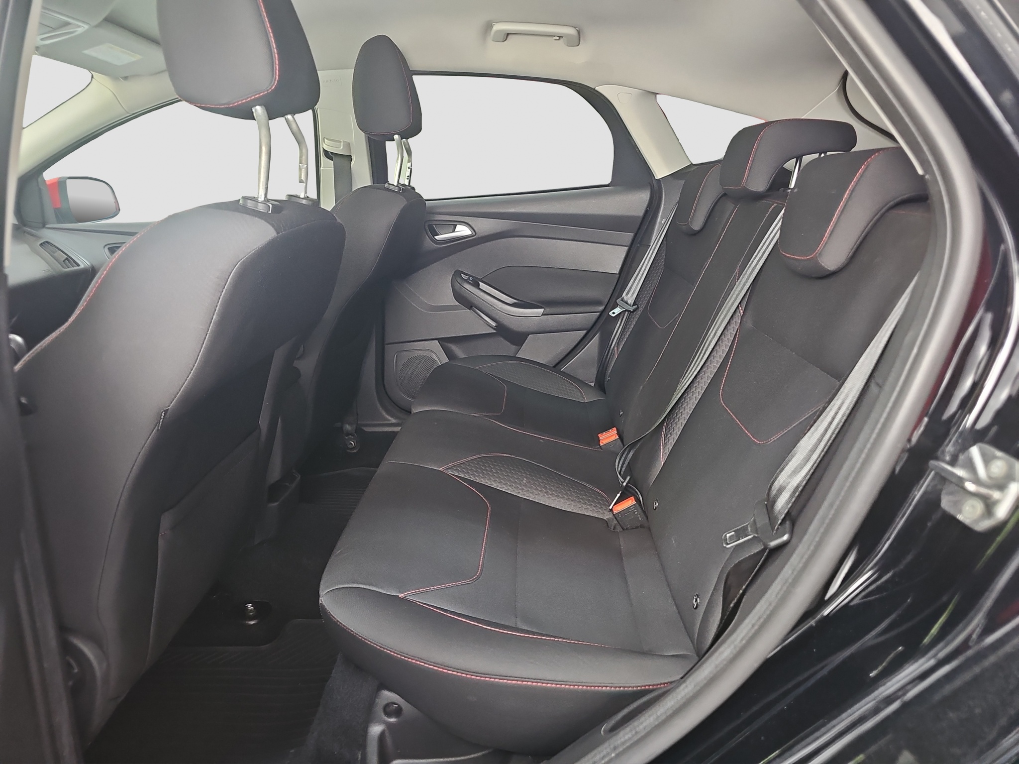 
								Ford Focus RED-BLACK.EDITION full									
