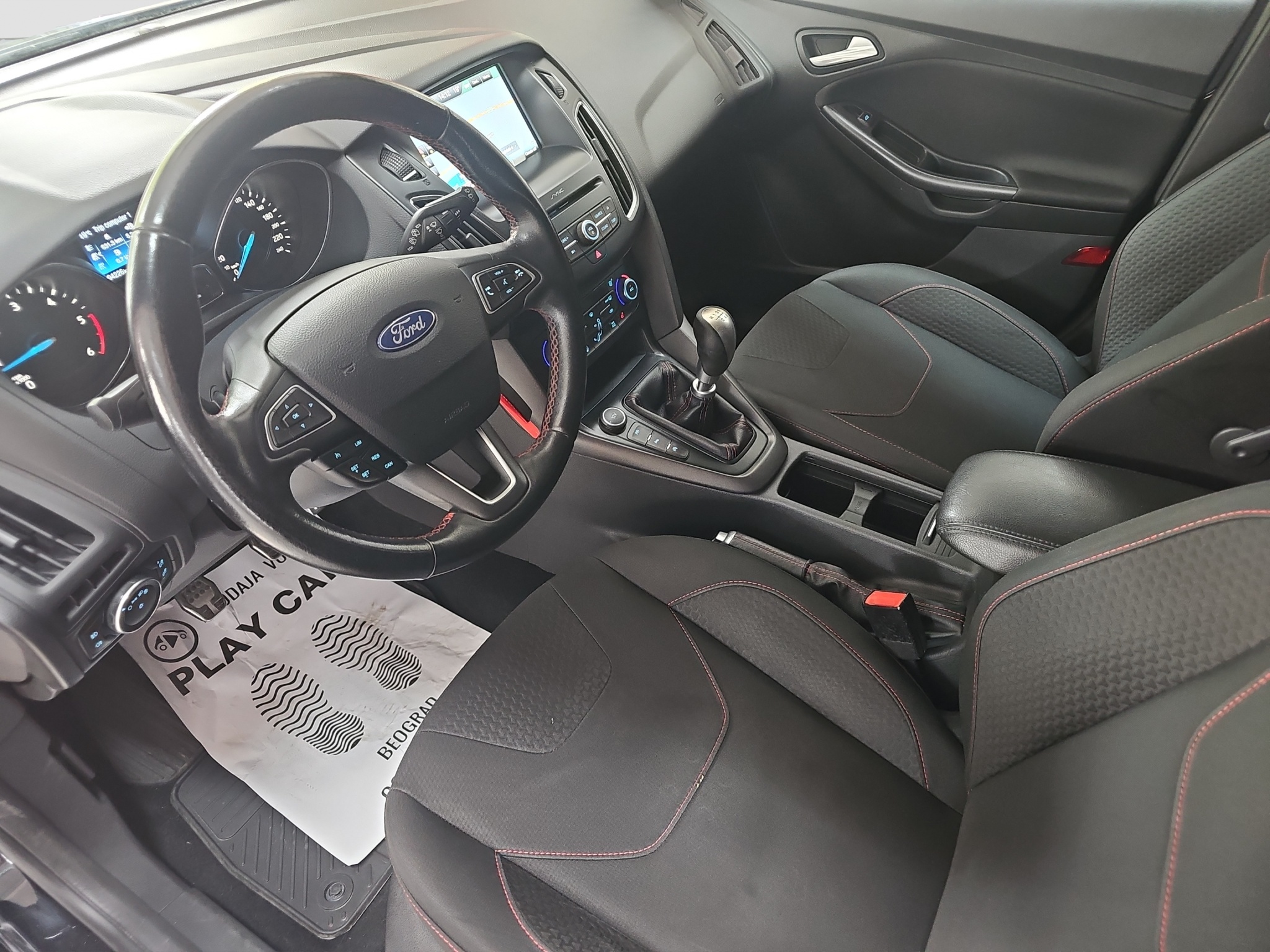 
								Ford Focus RED-BLACK.EDITION full									