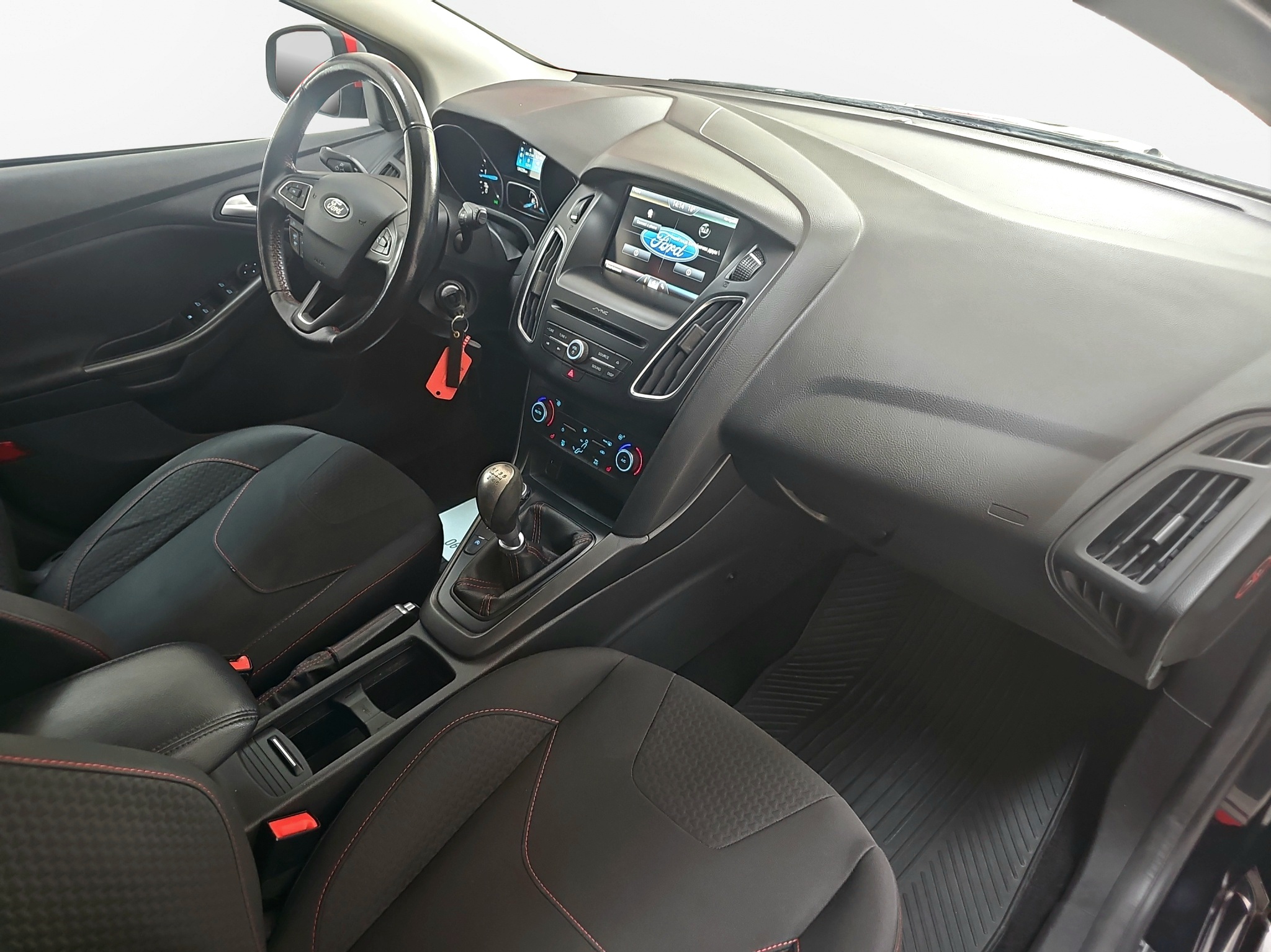 
								Ford Focus RED-BLACK.EDITION full									