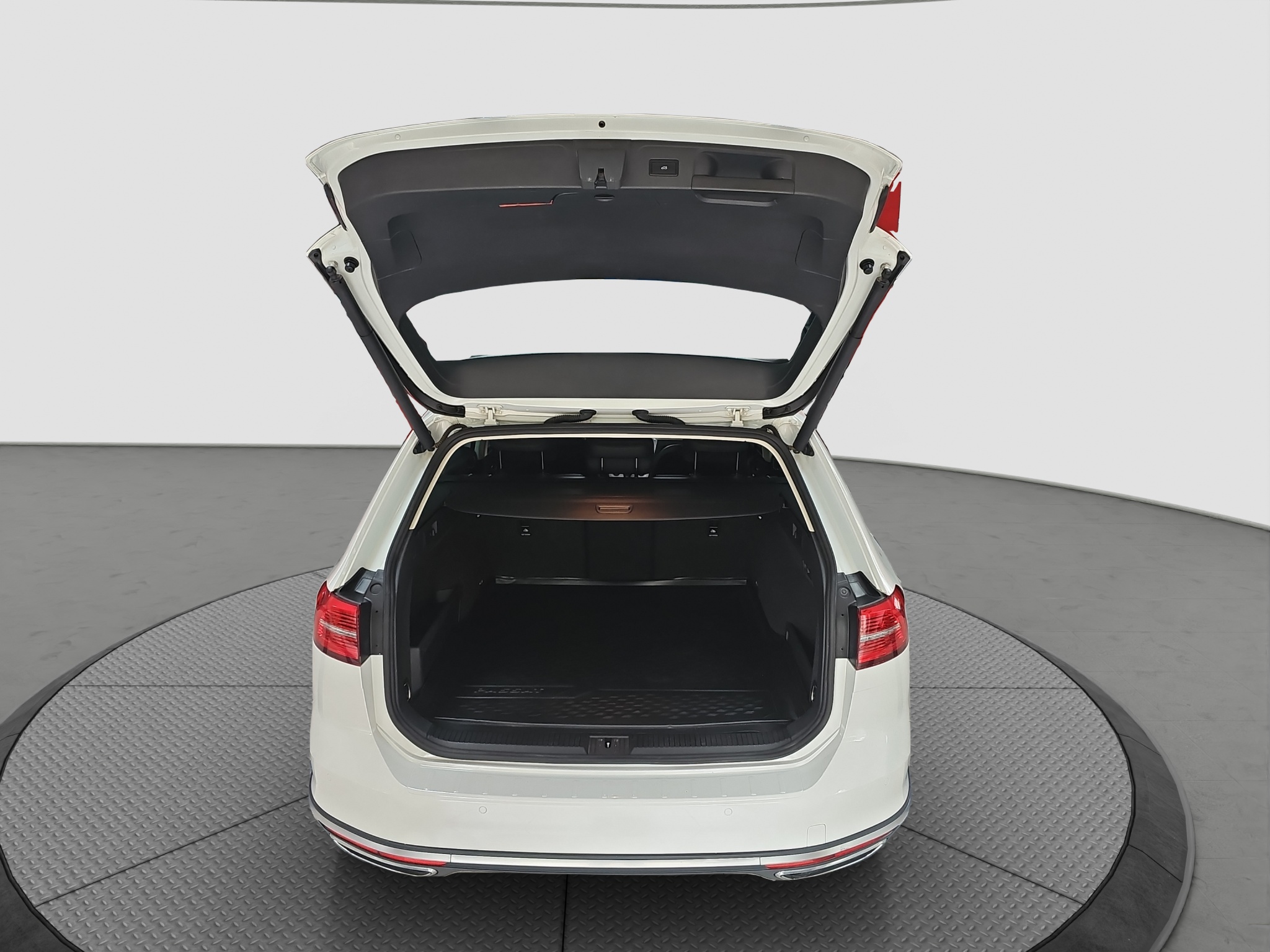 
								Volkswagen Passat B8 Alltrack T0P/4MotionDSG full									