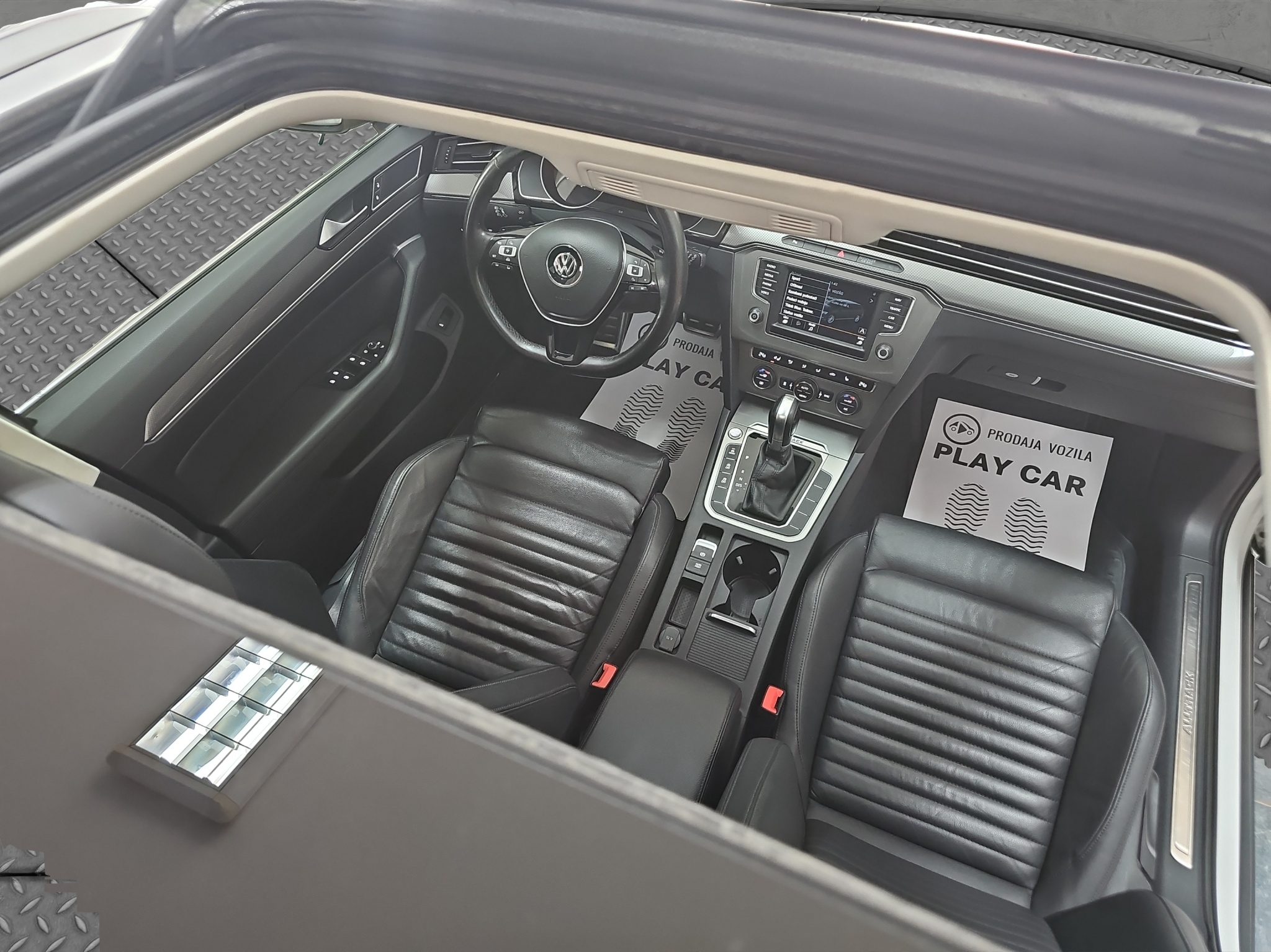 
								Volkswagen Passat B8 Alltrack T0P/4MotionDSG full									