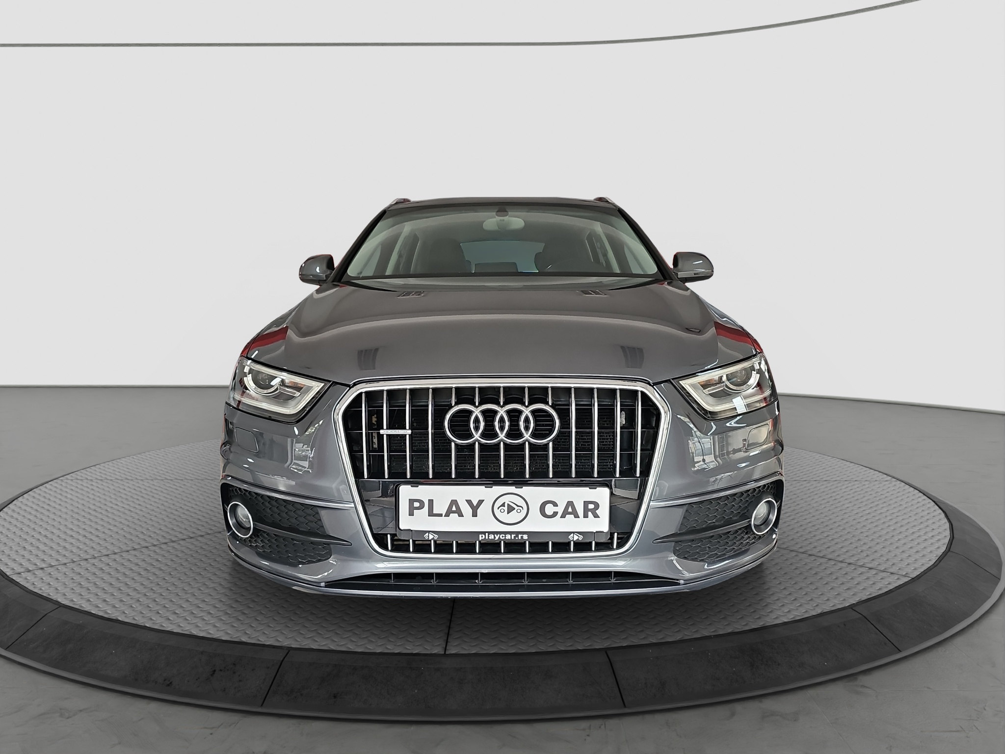
								Audi Q3 S-LINE/4×4 full									