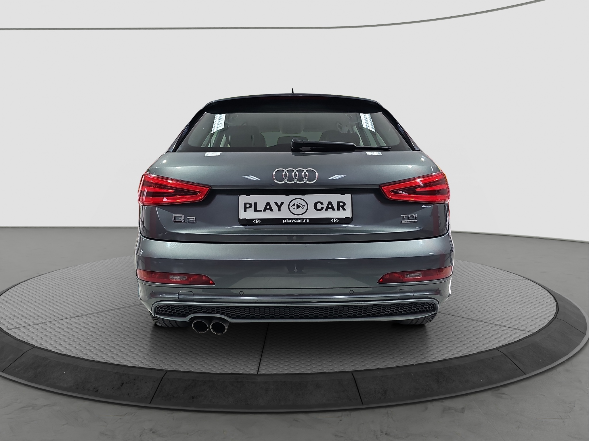 
								Audi Q3 S-LINE/4×4 full									