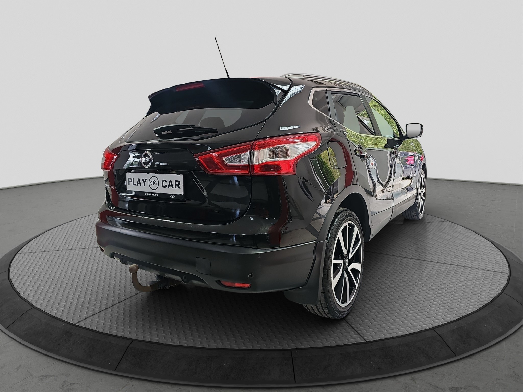 
								Nissan Qashqai TEKNA/1.6b full									