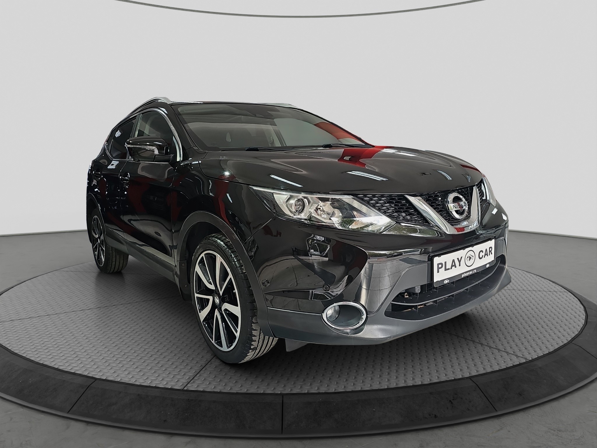 
								Nissan Qashqai TEKNA/1.6b full									