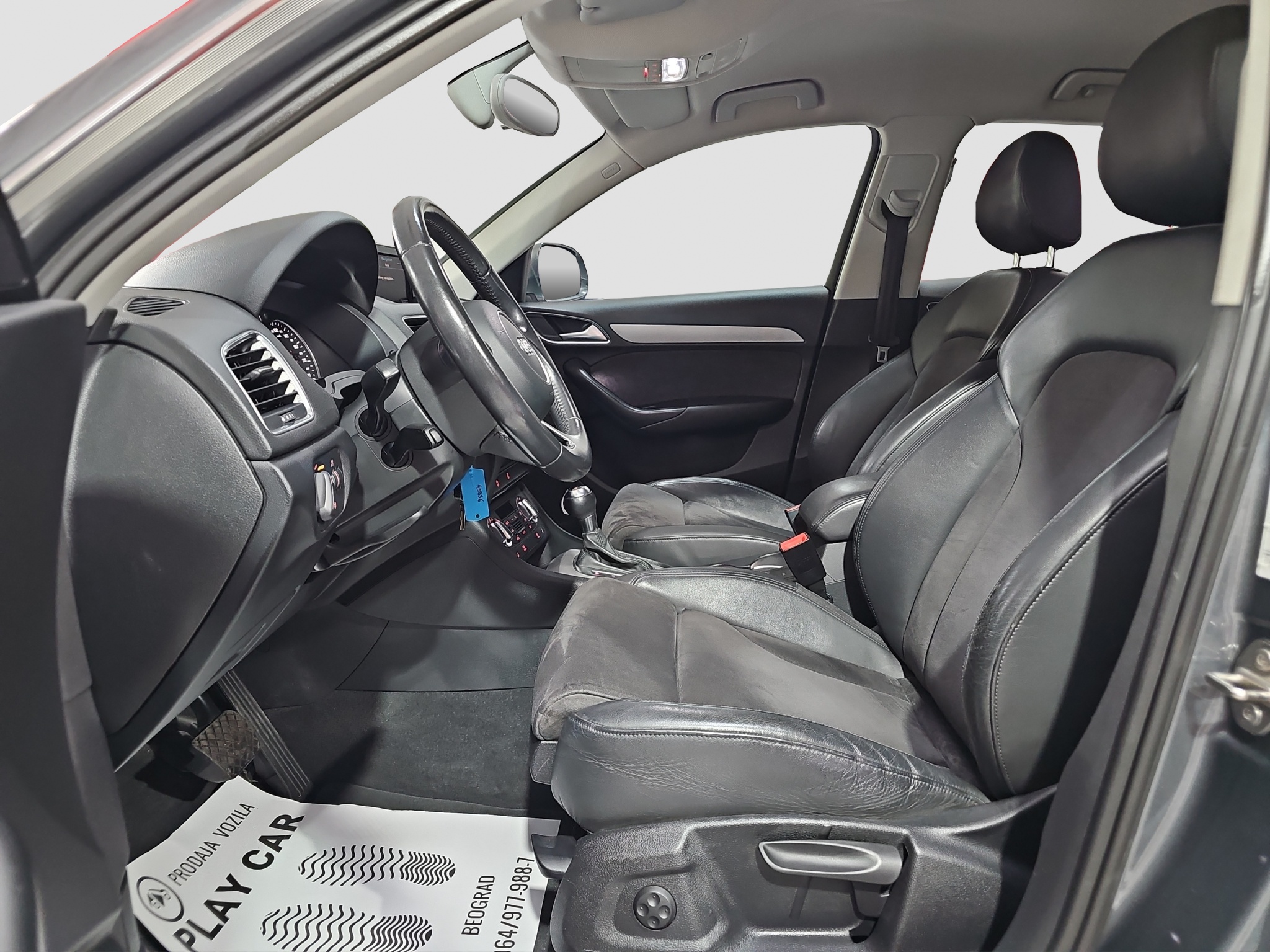 
								Audi Q3 S-LINE/4×4 full									