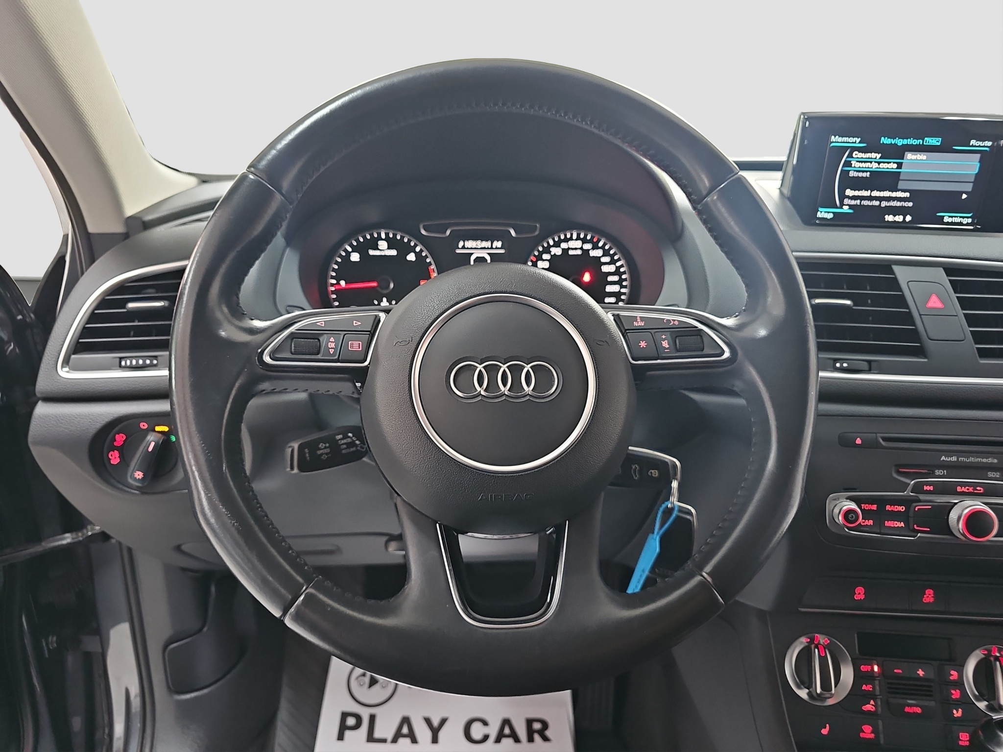 
								Audi Q3 S-LINE/4×4 full									