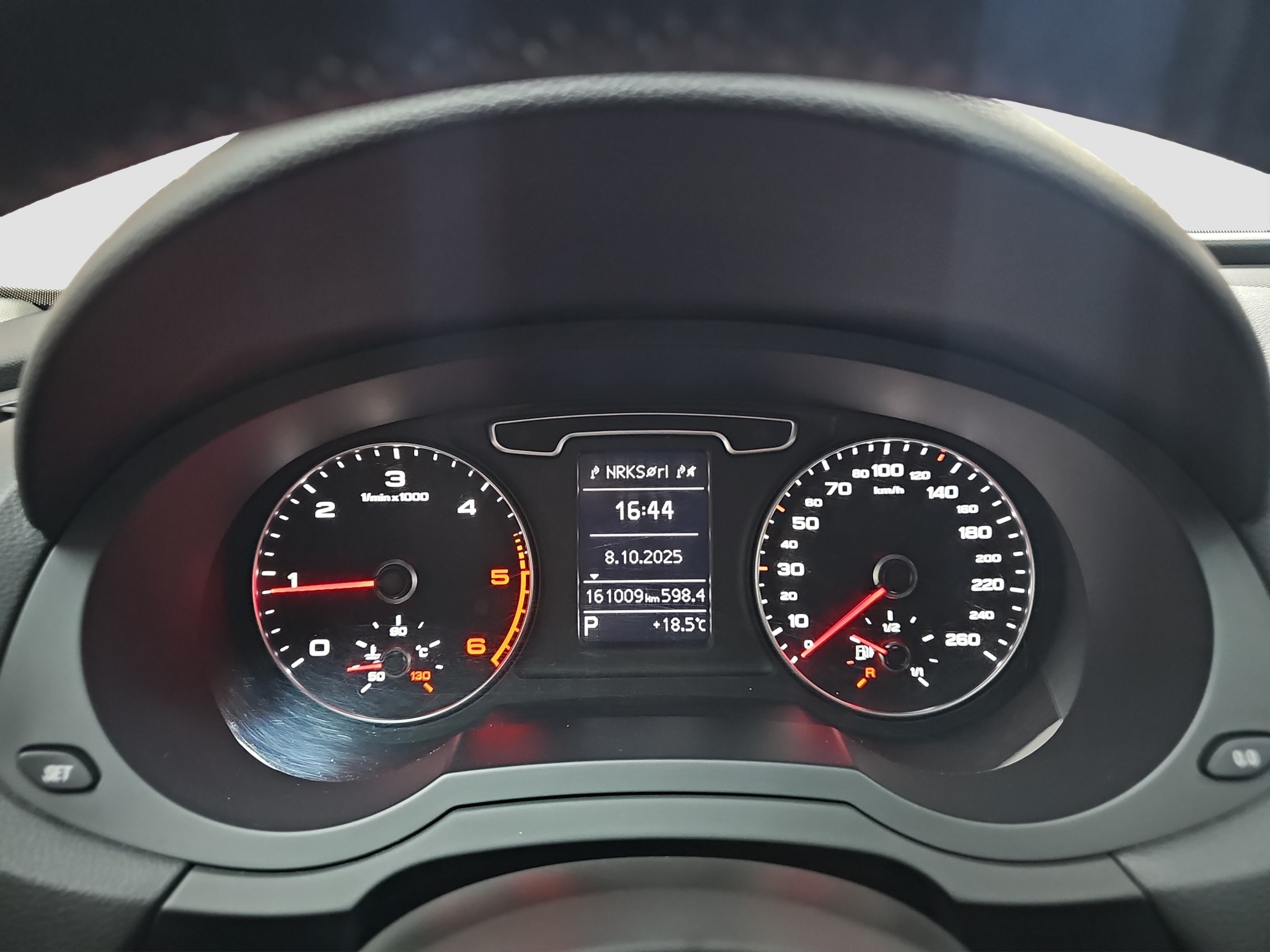 
								Audi Q3 S-LINE/4×4 full									