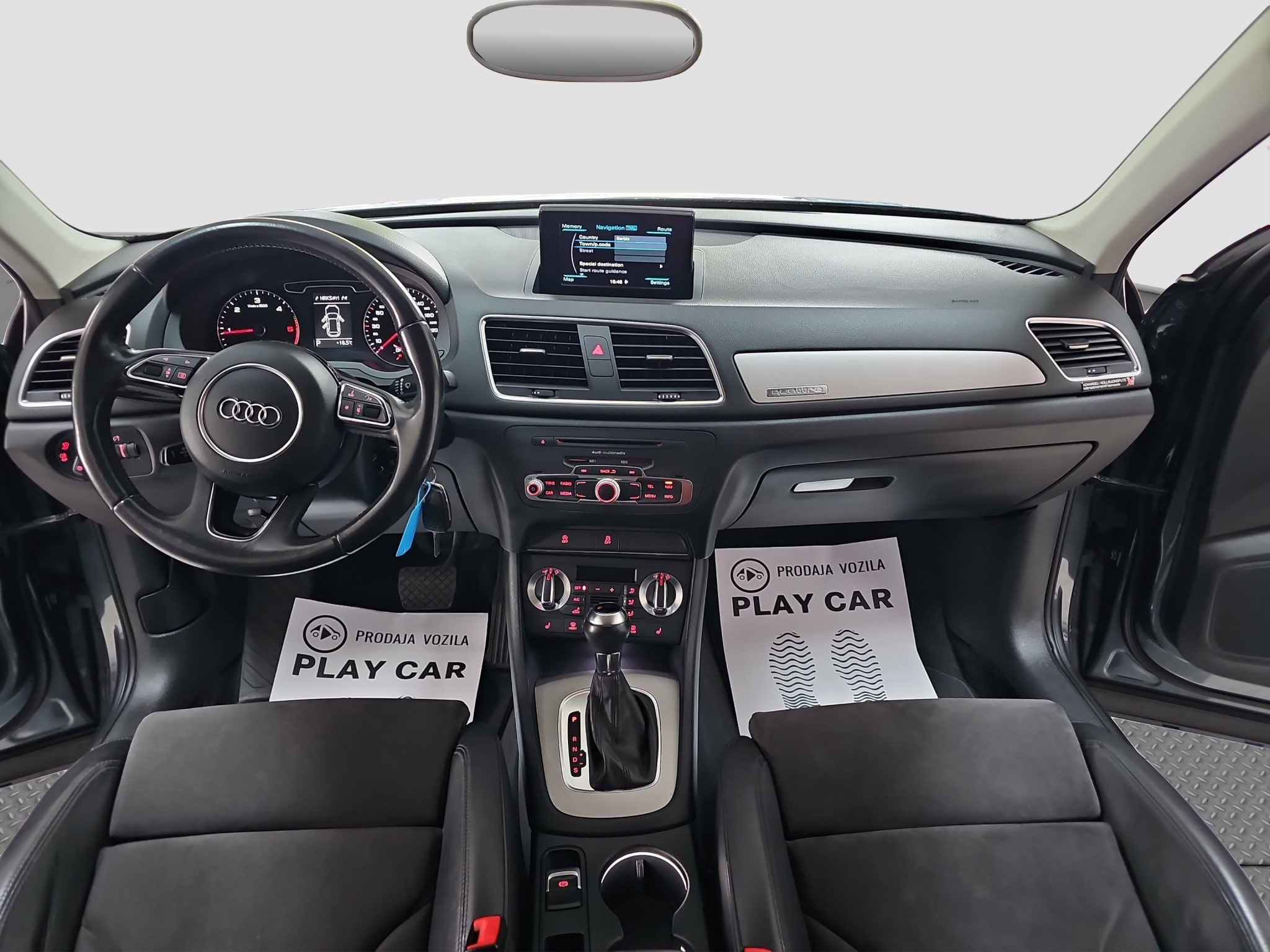 
								Audi Q3 S-LINE/4×4 full									