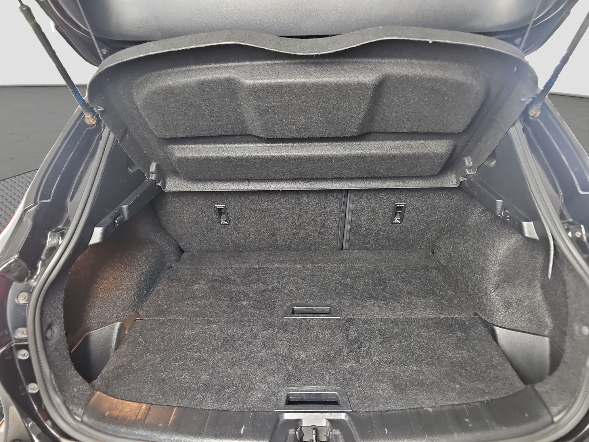 
								Nissan Qashqai TEKNA/1.6b full									