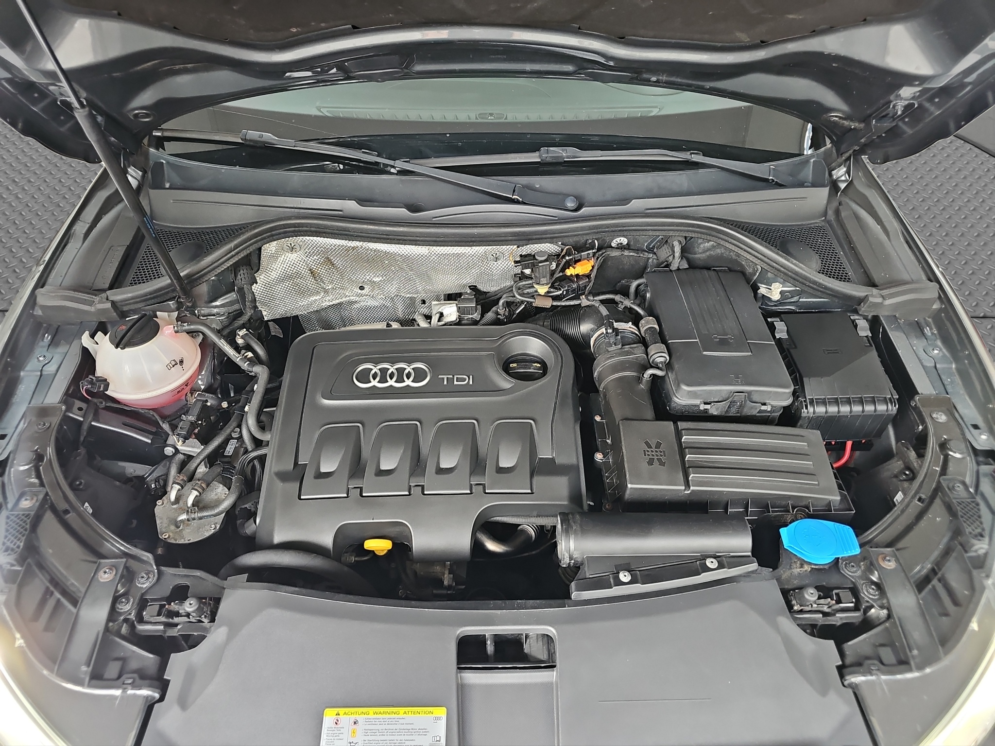 
								Audi Q3 S-LINE/4×4 full									