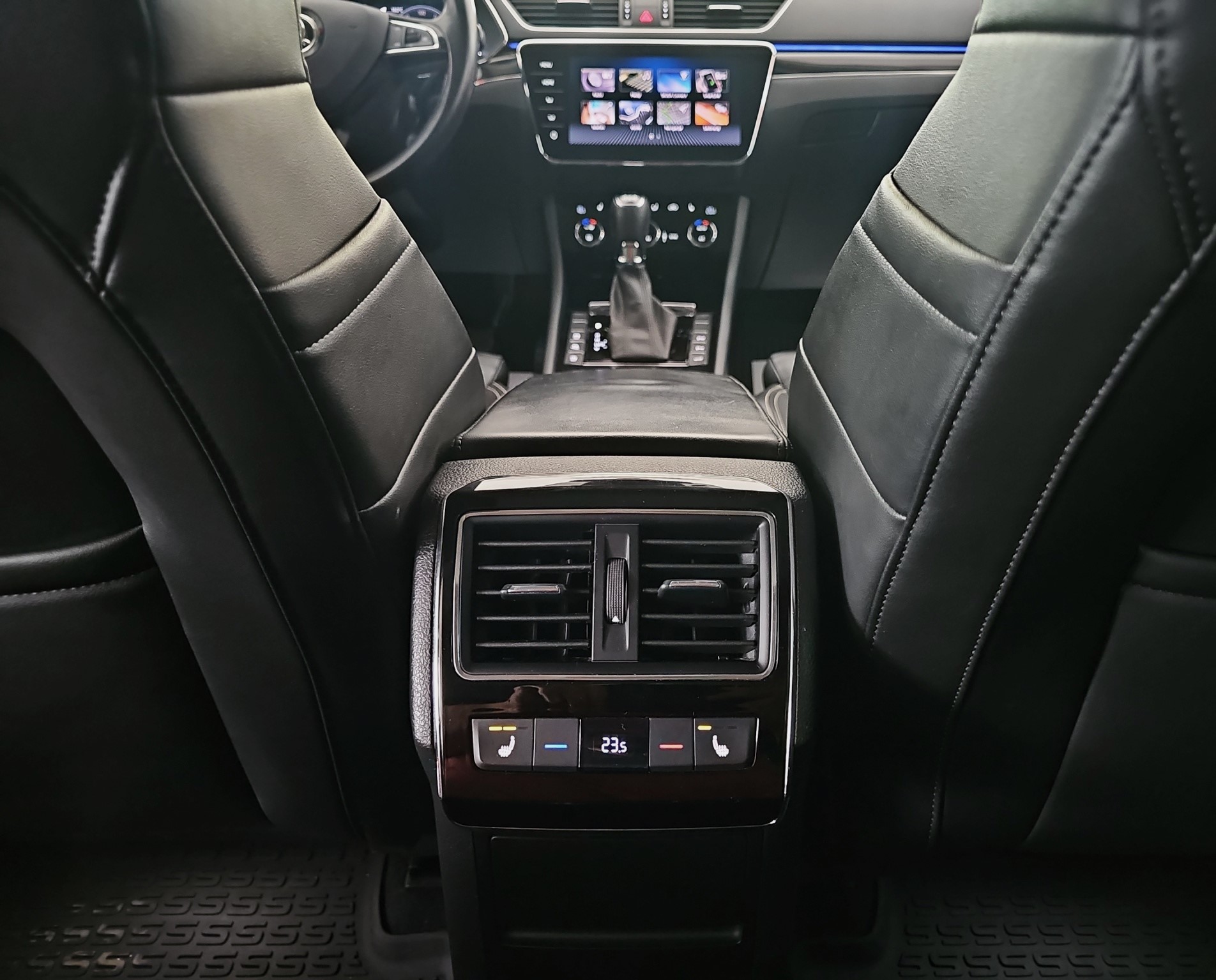 
								Škoda Superb L-K/4×4/FU.LL full									