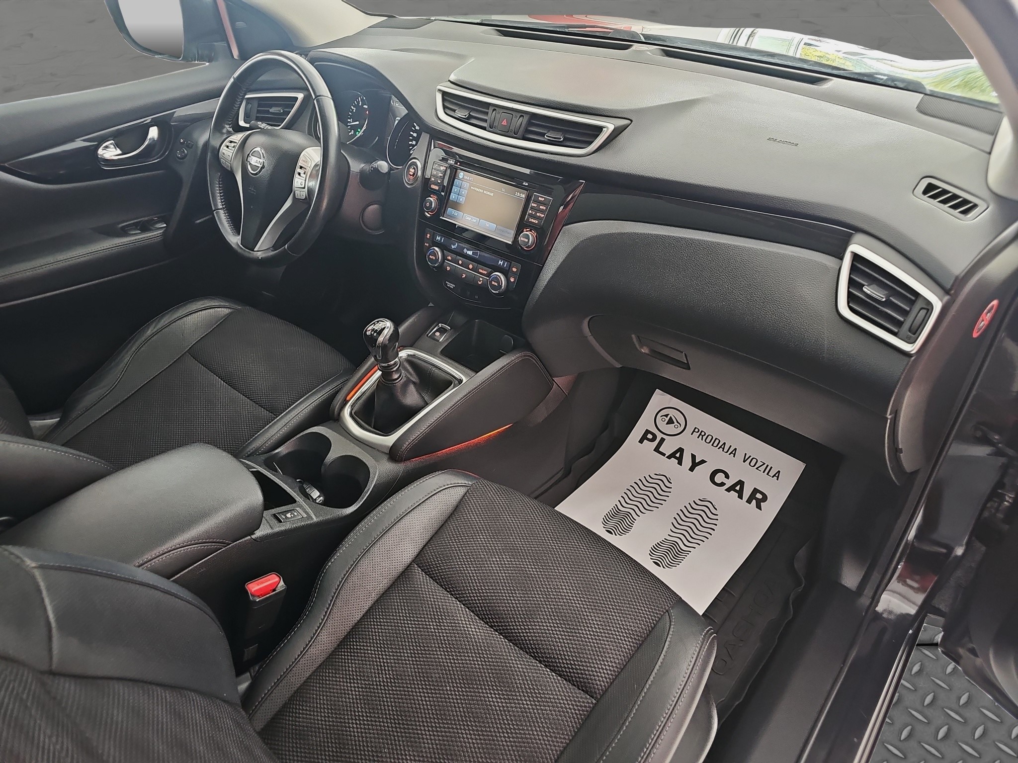 
								Nissan Qashqai TEKNA/1.6b full									