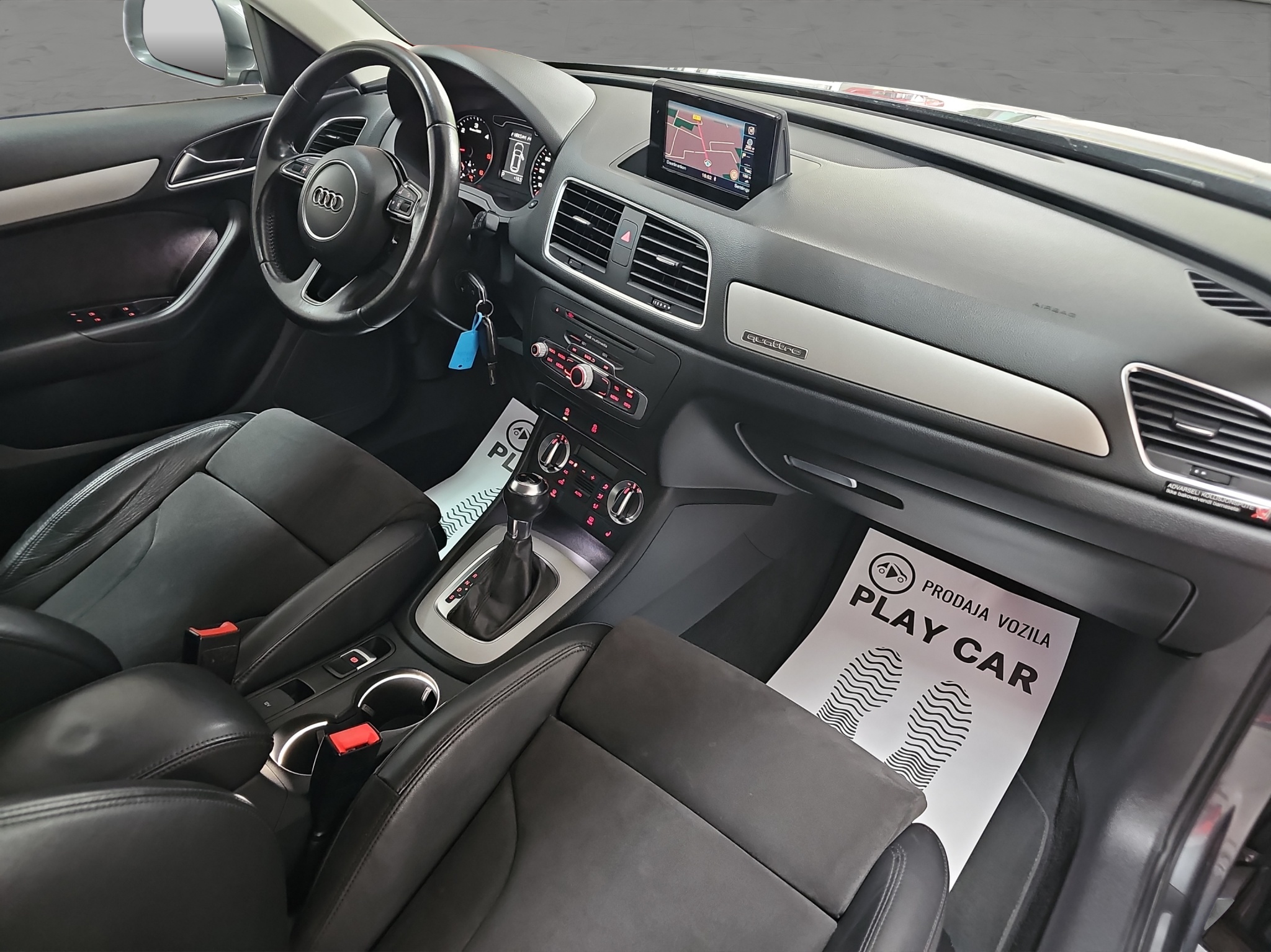 
								Audi Q3 S-LINE/4×4 full									