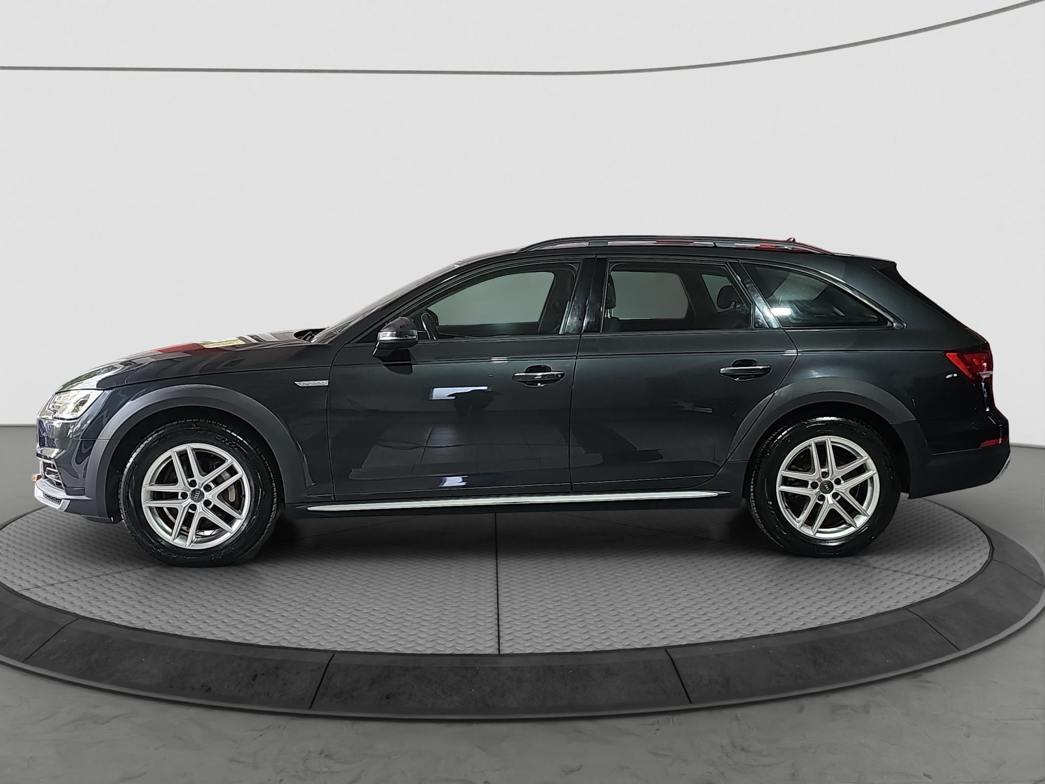 
								Audi A4 Allroad VIRT/T0P full									