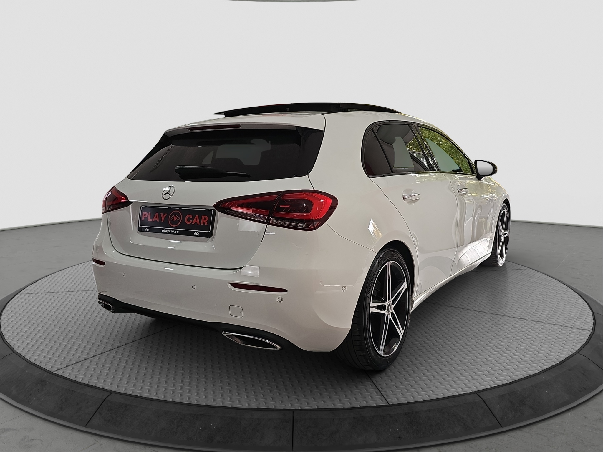 
								Mercedes Benz A 200 N0V/POKR.KROV full									