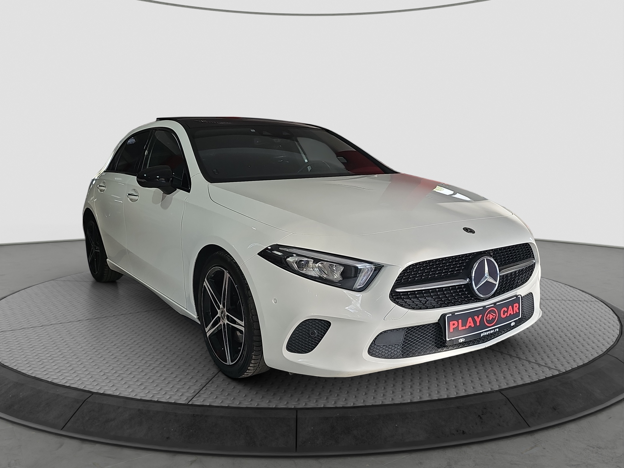 
								Mercedes Benz A 200 N0V/POKR.KROV full									