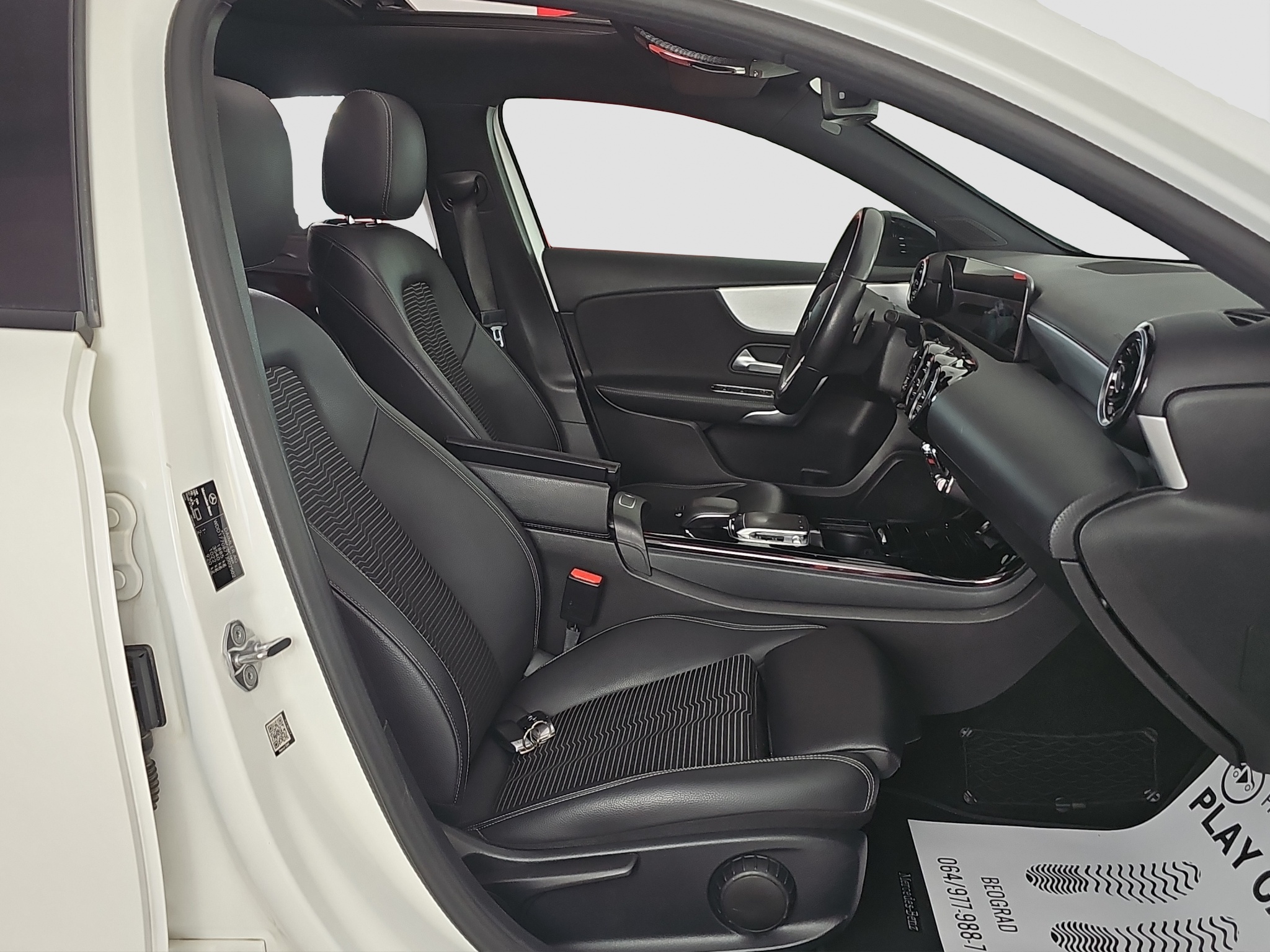 
								Mercedes Benz A 200 N0V/POKR.KROV full									