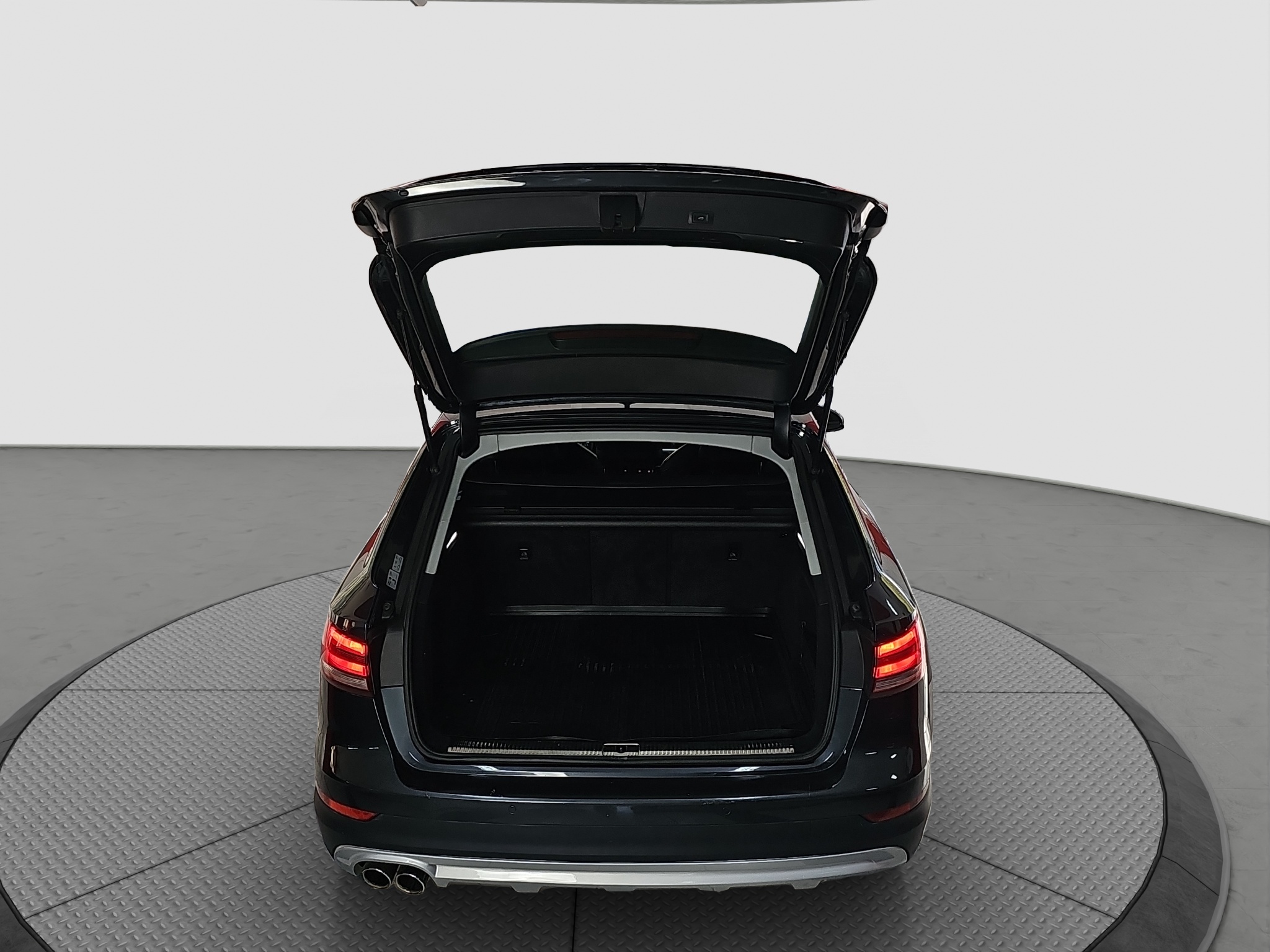 
								Audi A4 Allroad VIRT/T0P full									