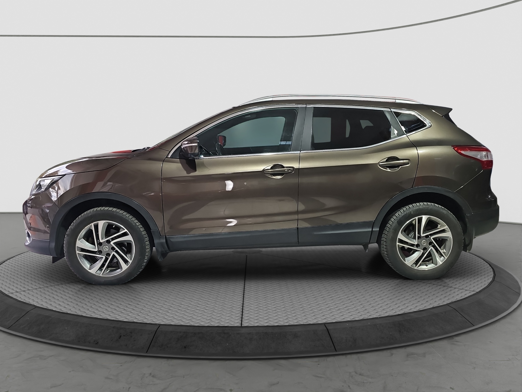 
								Nissan Qashqai TEKNA/PAN0/AUT0 full									