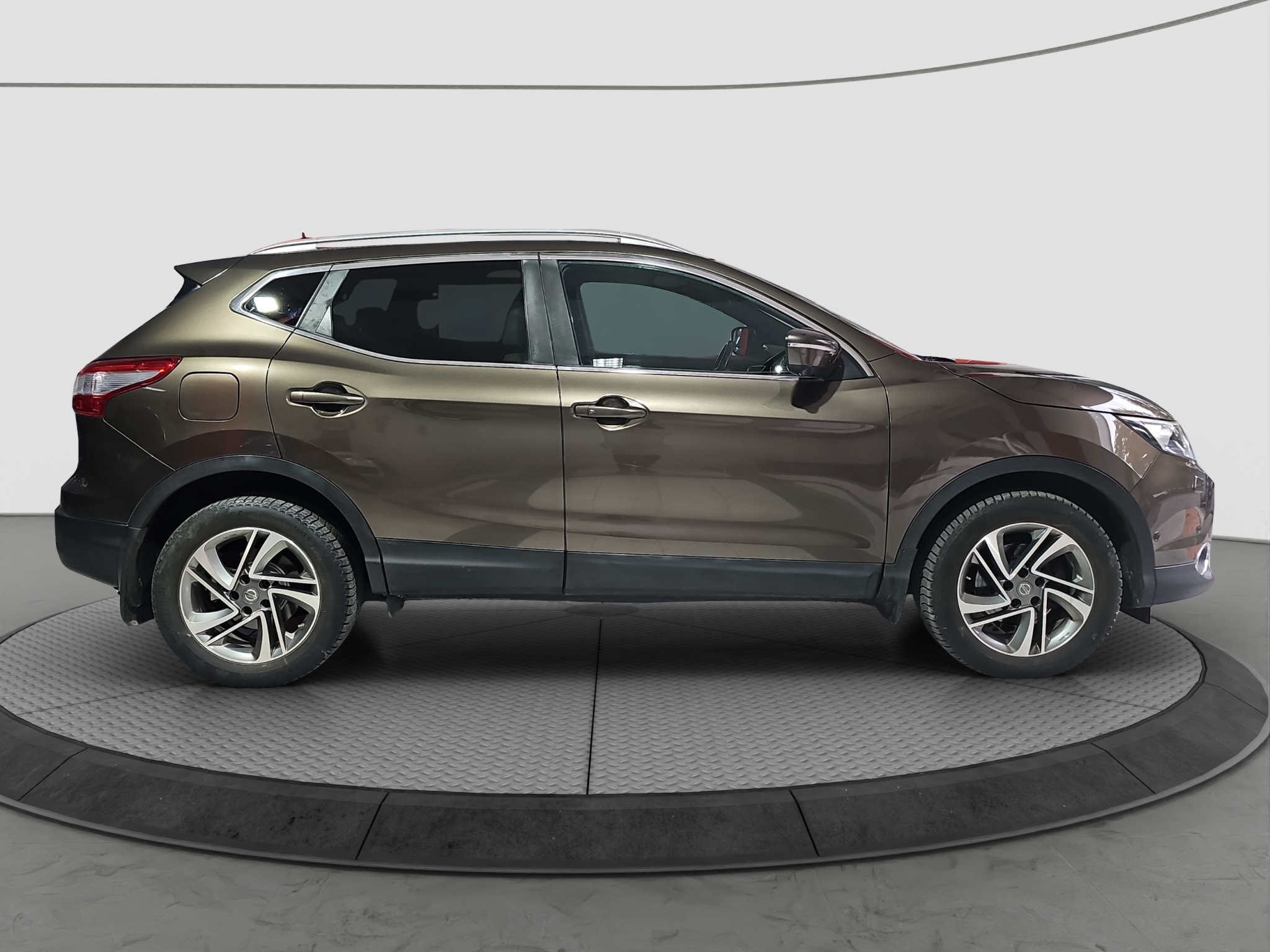 
								Nissan Qashqai TEKNA/PAN0/AUT0 full									