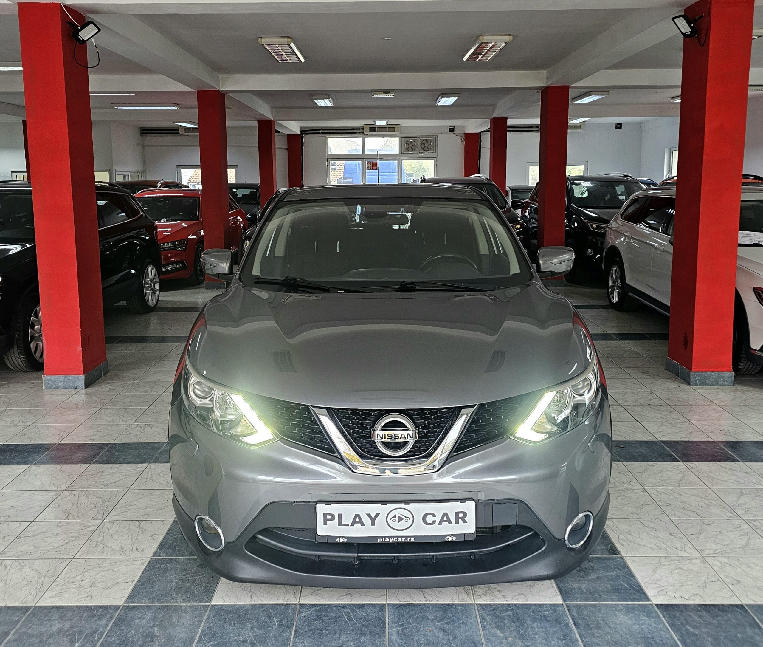 
								Nissan Qashqai full									