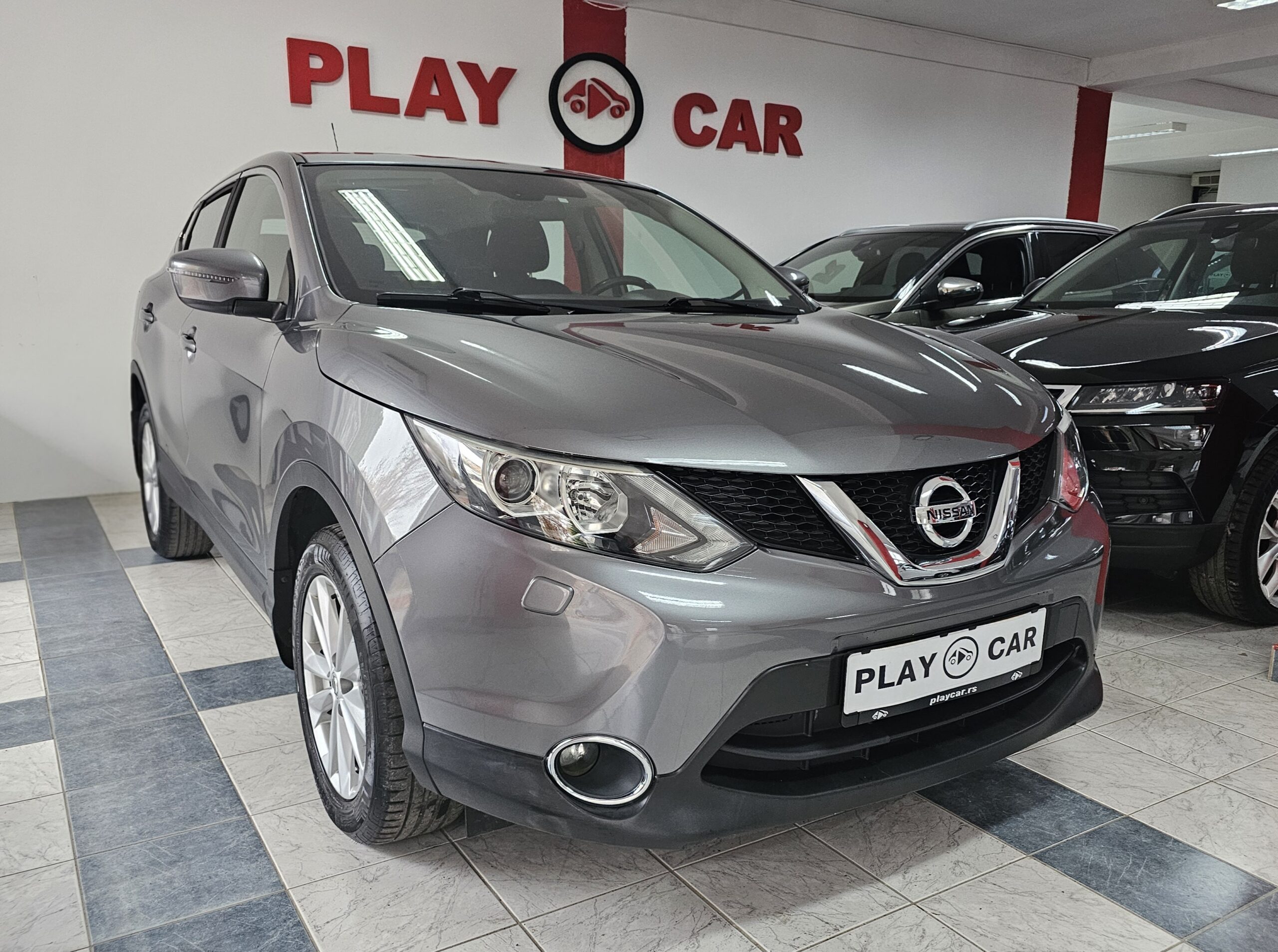 
								Nissan Qashqai full									