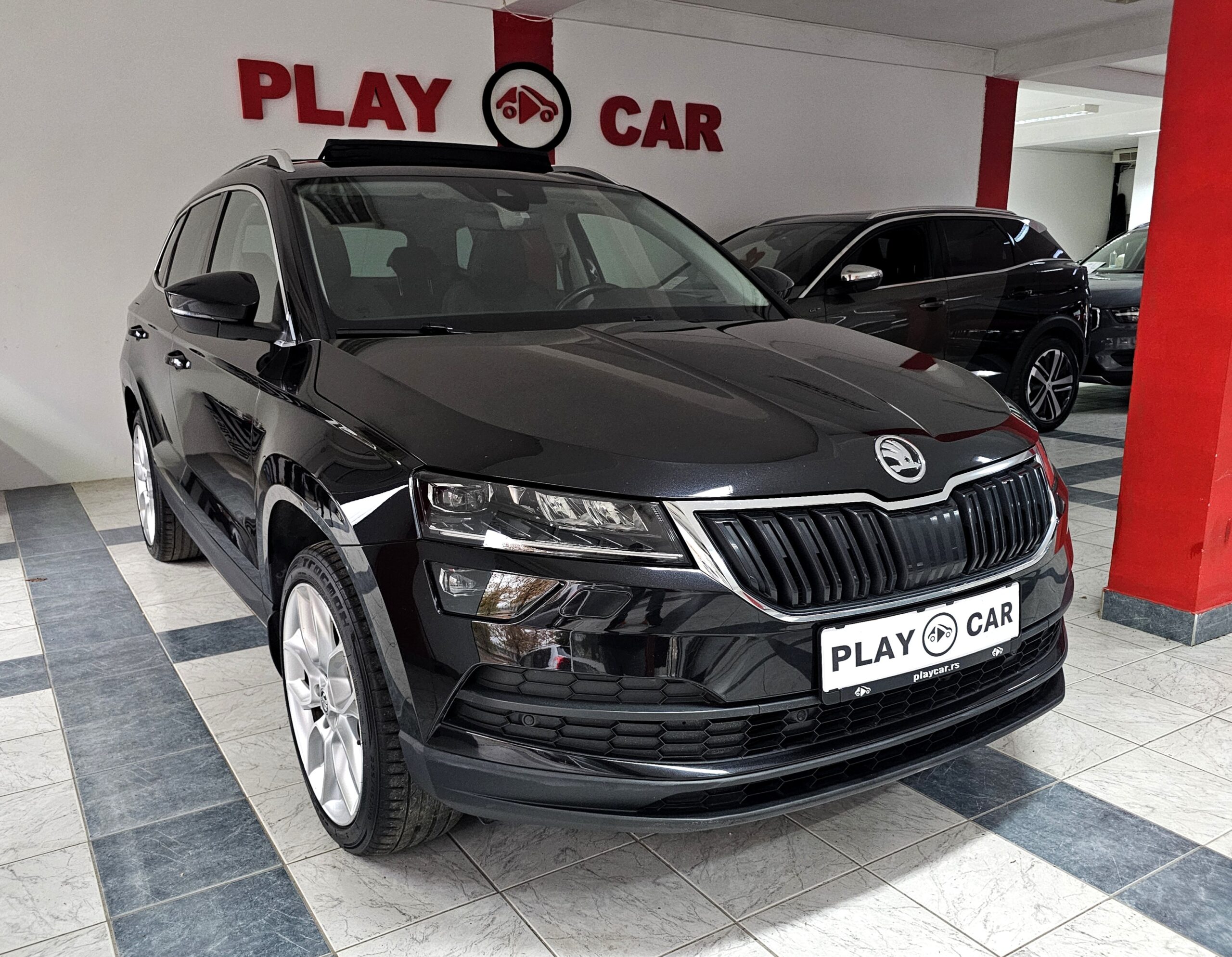 
								Škoda Karoq 4×4/DSG/ŠIBER full									