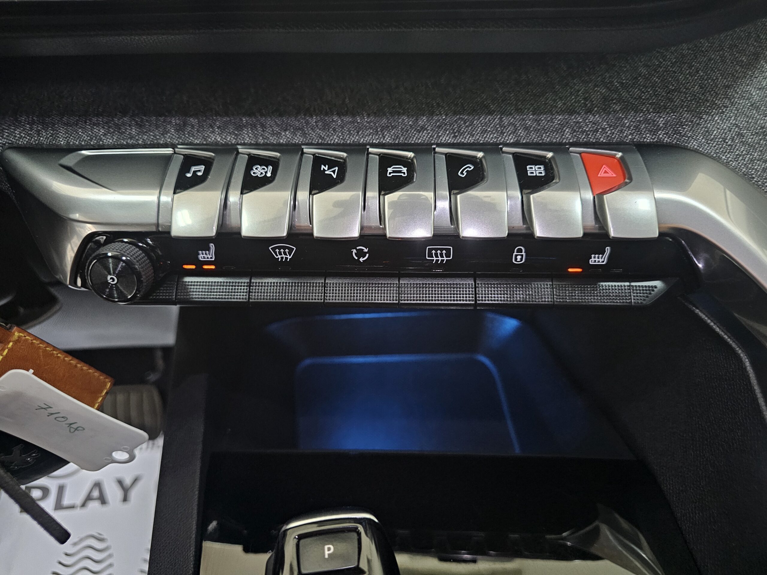 
								Peugeot 3008 ODLIČAN/AUTO full									