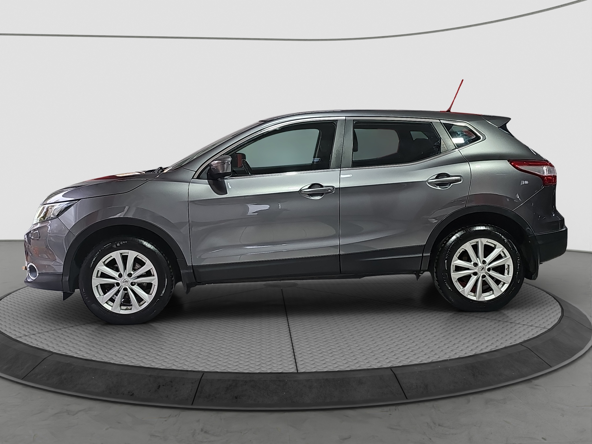 
								Nissan Qashqai full									