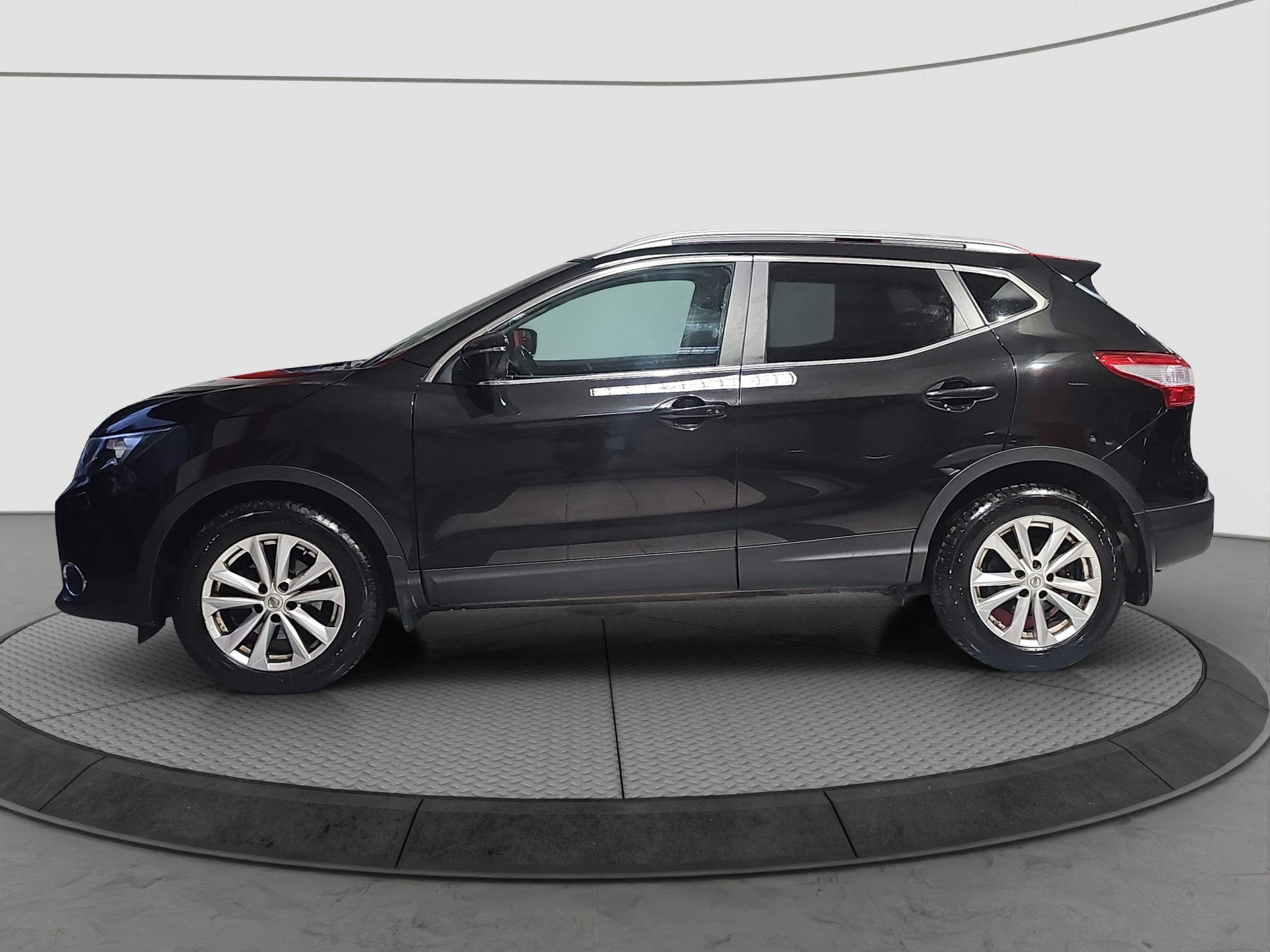 
								Nissan Qashqai TEKNA/AUTOM full									