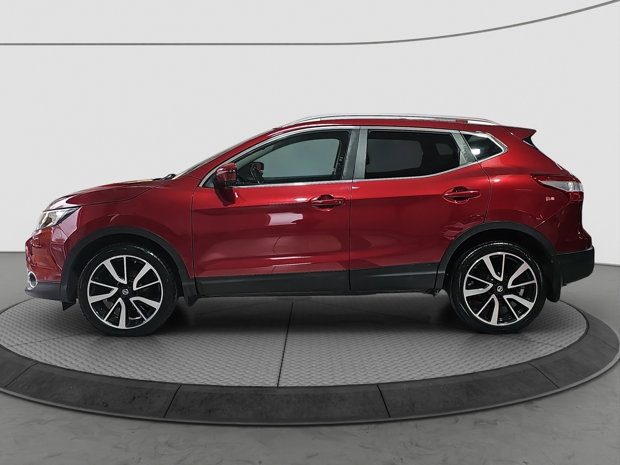 
								Nissan Qashqai TEKNA/AUTO full									