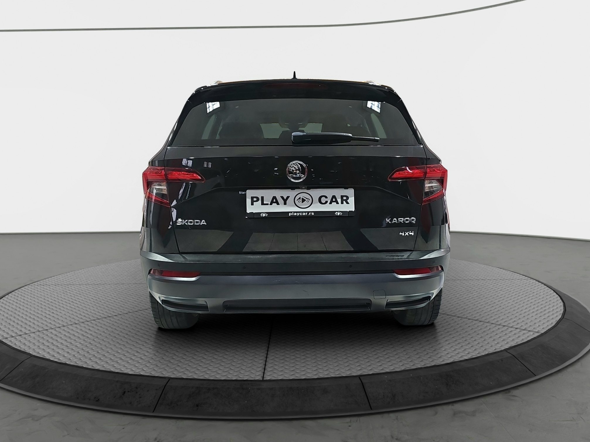 
								Škoda Karoq 4×4/DSG/ŠIBER full									