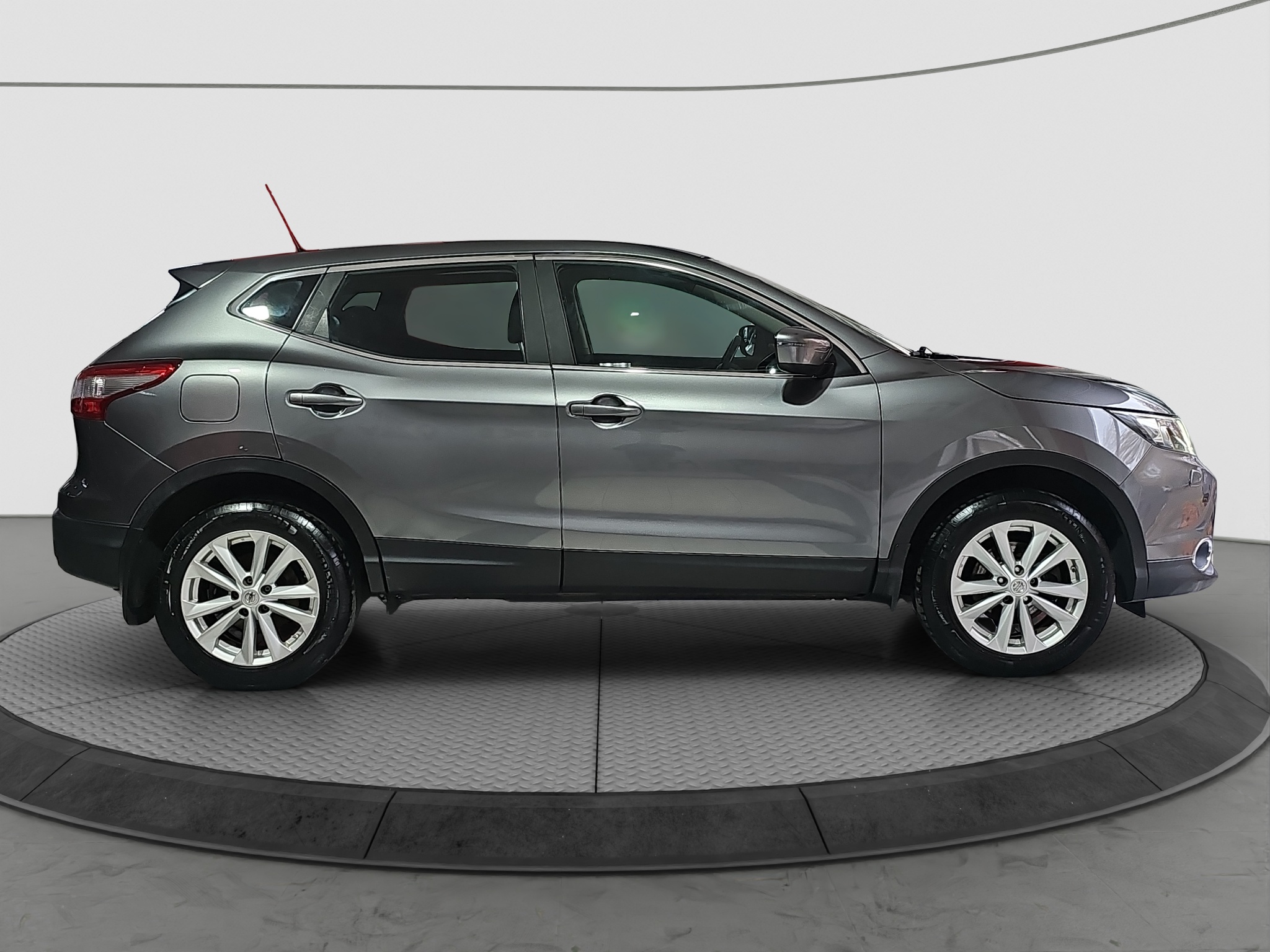 
								Nissan Qashqai full									
