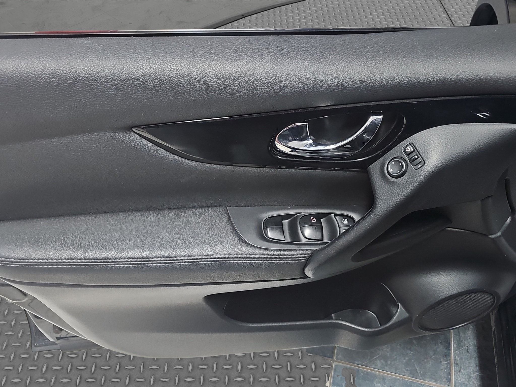 
								Nissan Qashqai TEKNA/AUTOM full									