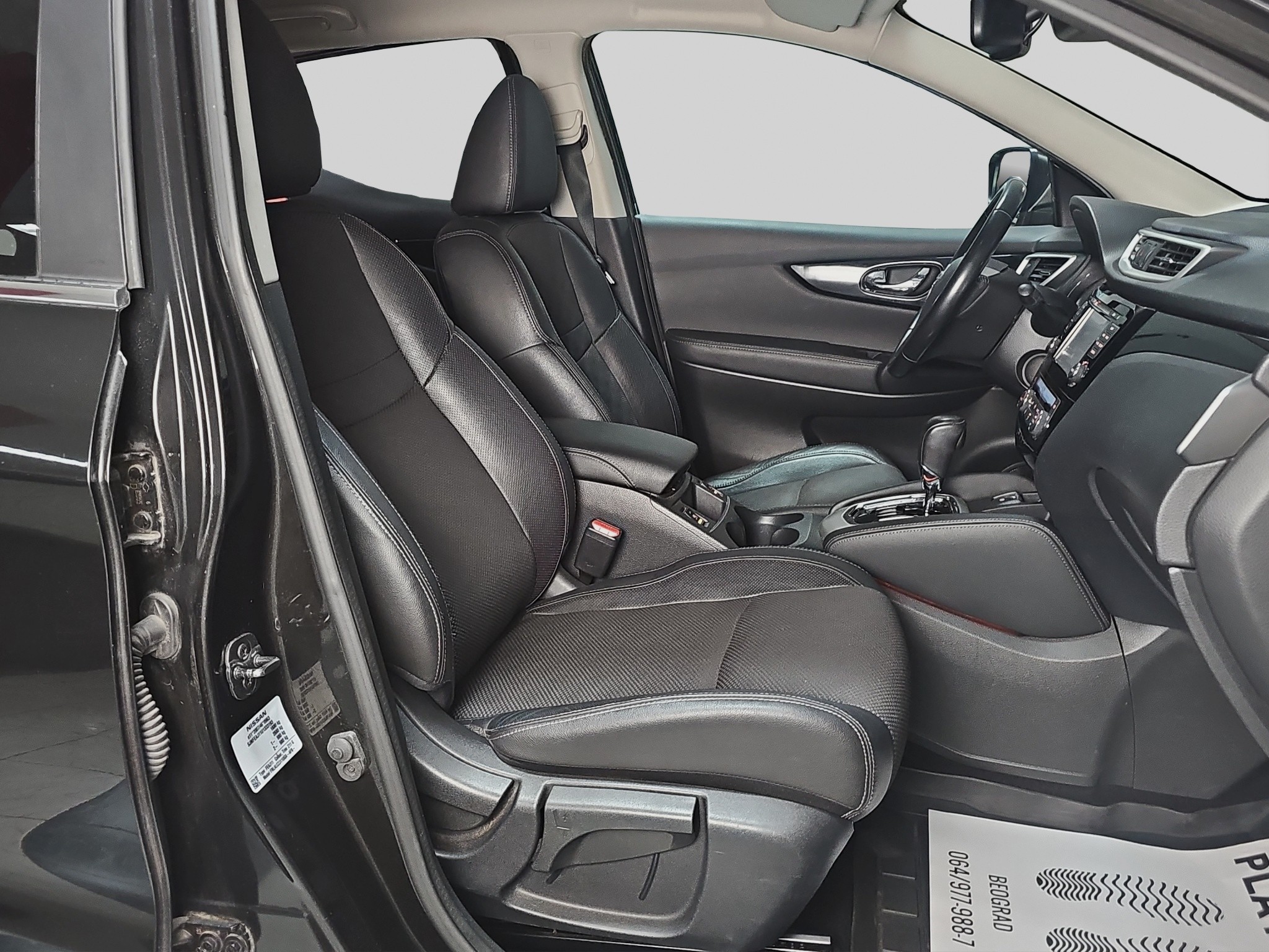 
								Nissan Qashqai TEKNA/AUTOM full									