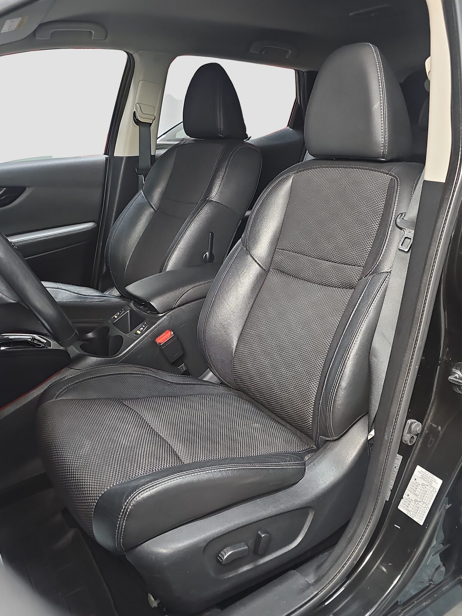 
								Nissan Qashqai TEKNA/AUTOM full									