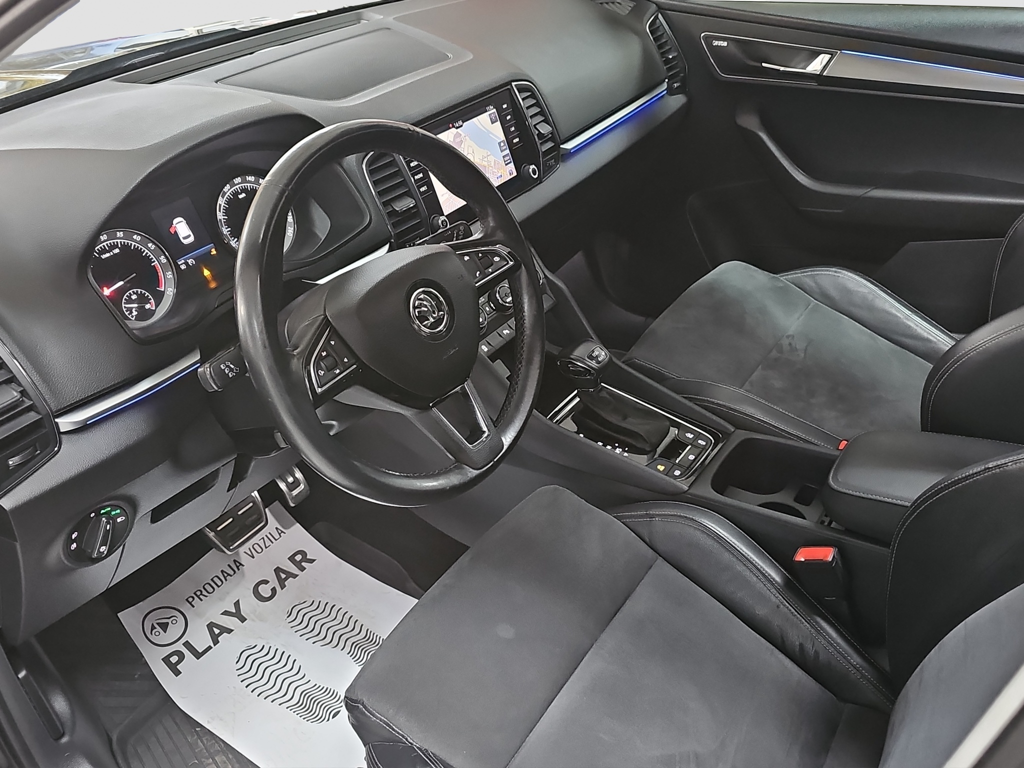 
								Škoda Karoq 4×4/DSG/ŠIBER full									