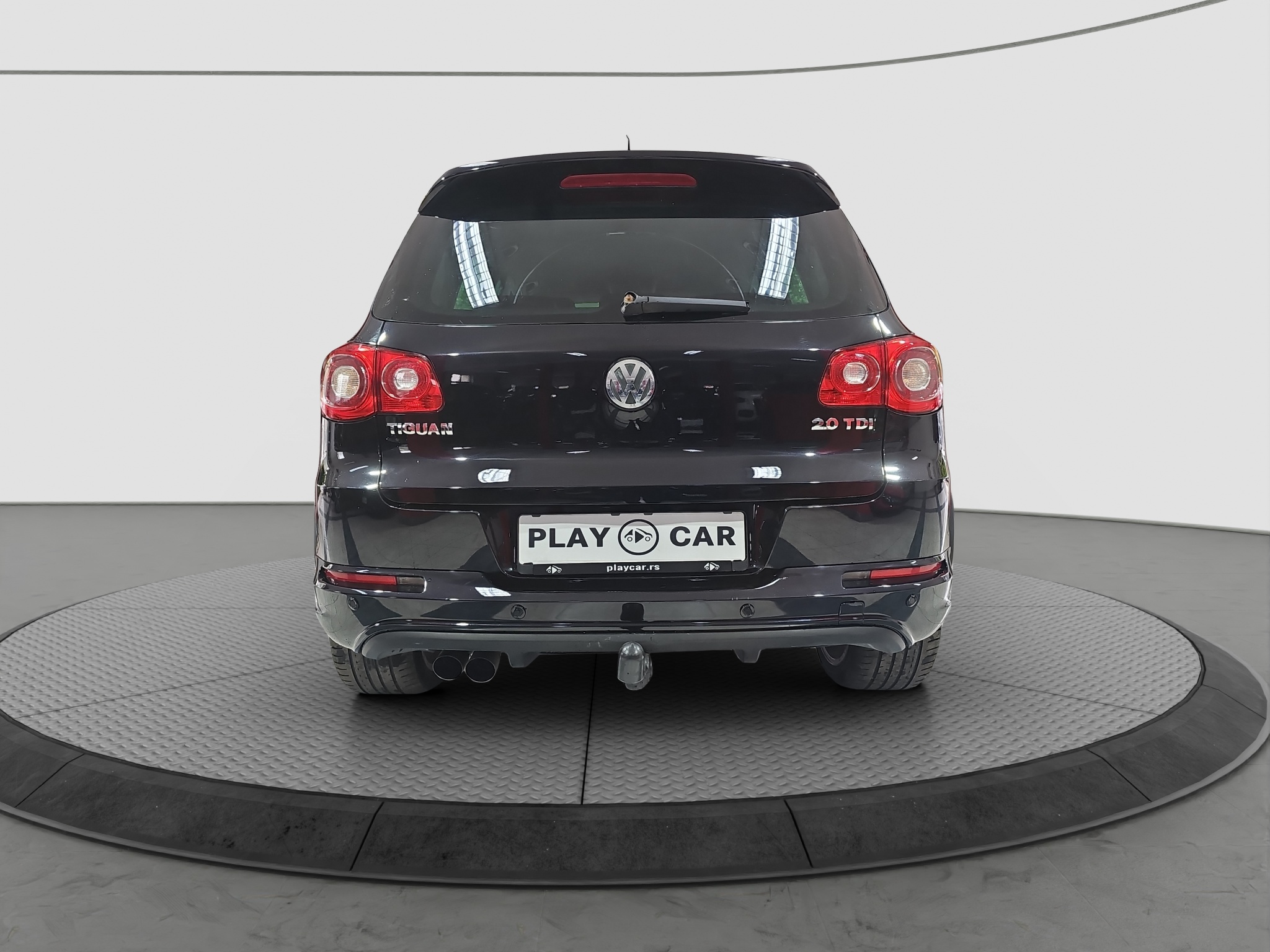 
								Volkswagen Tiguan R-LINE/4×4/ODLIČAN full									