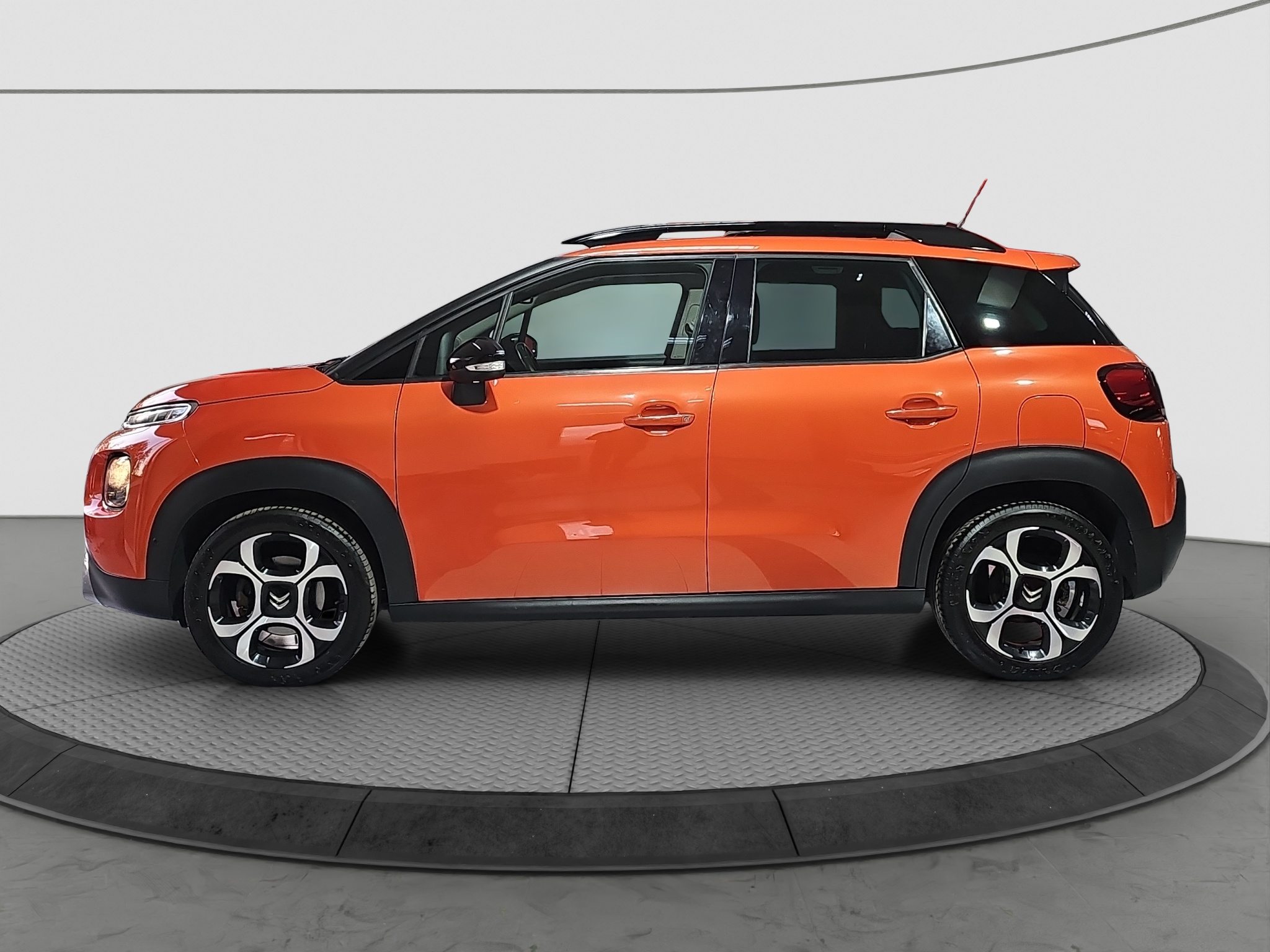 
								Citroen C3 Aircross FU.LL/ŠIBER/AUTO full									