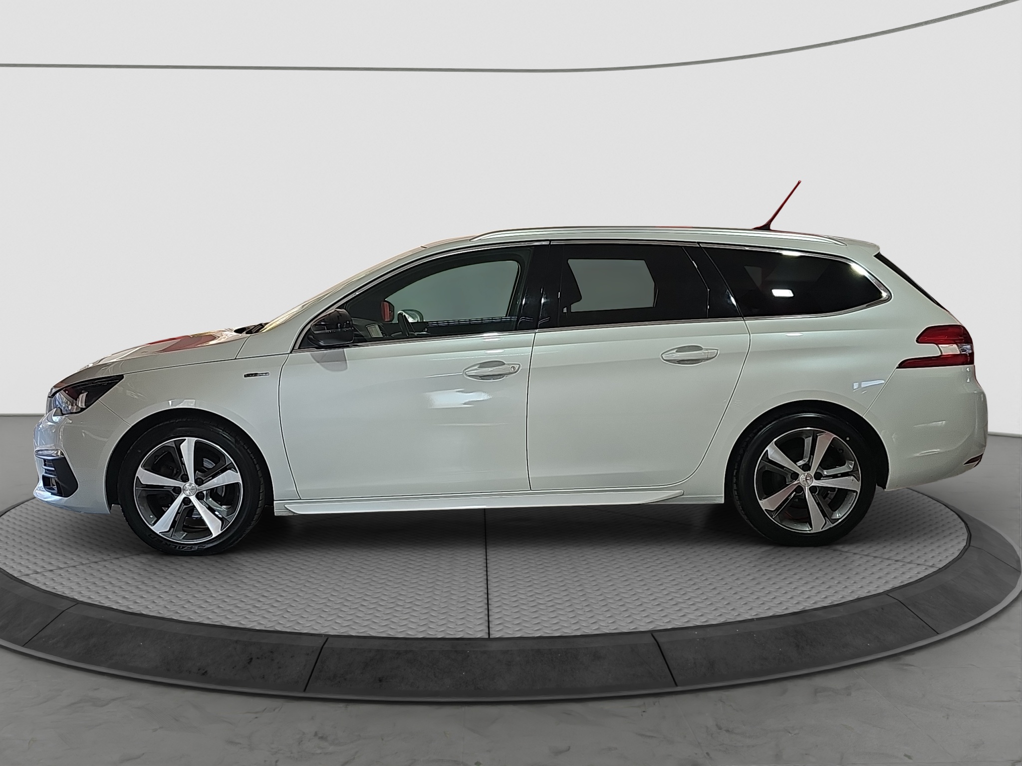
								Peugeot 308 GT-Line /T0P full									