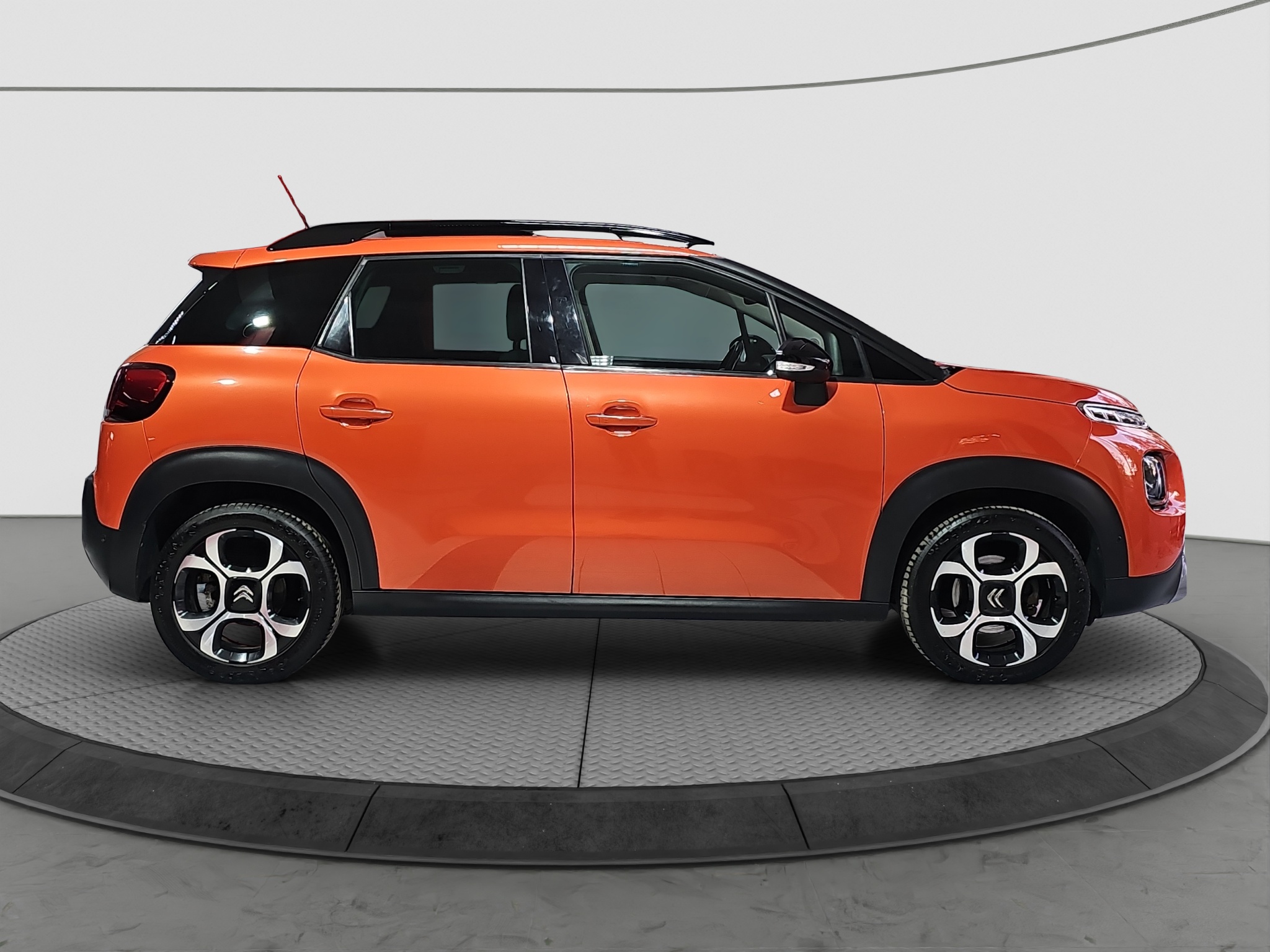 
								Citroen C3 Aircross FU.LL/ŠIBER/AUTO full									