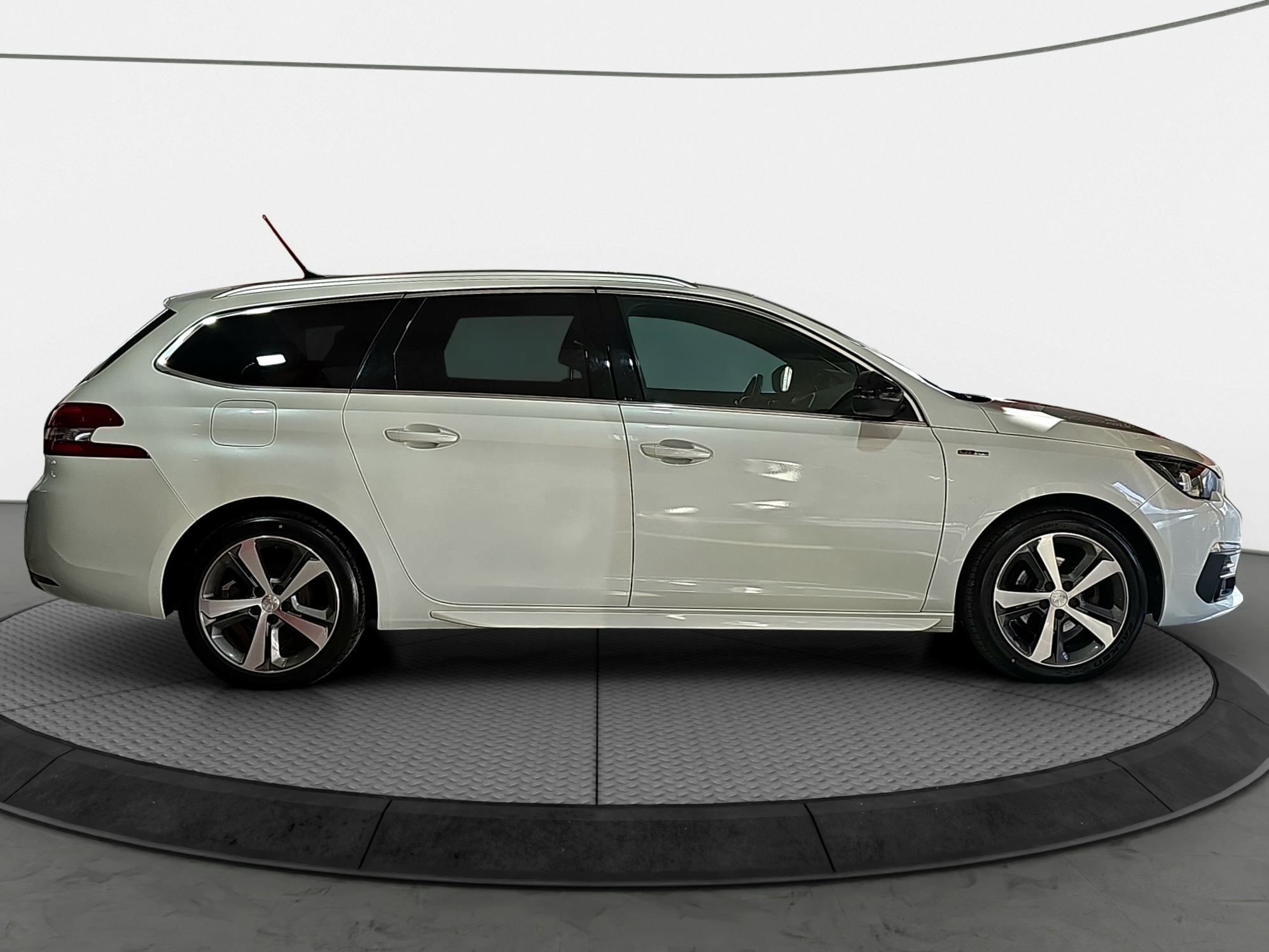 
								Peugeot 308 GT-Line /T0P full									
