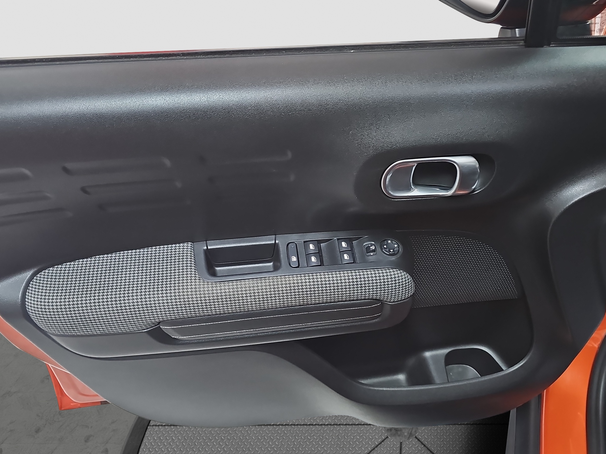 
								Citroen C3 Aircross FU.LL/ŠIBER/AUTO full									