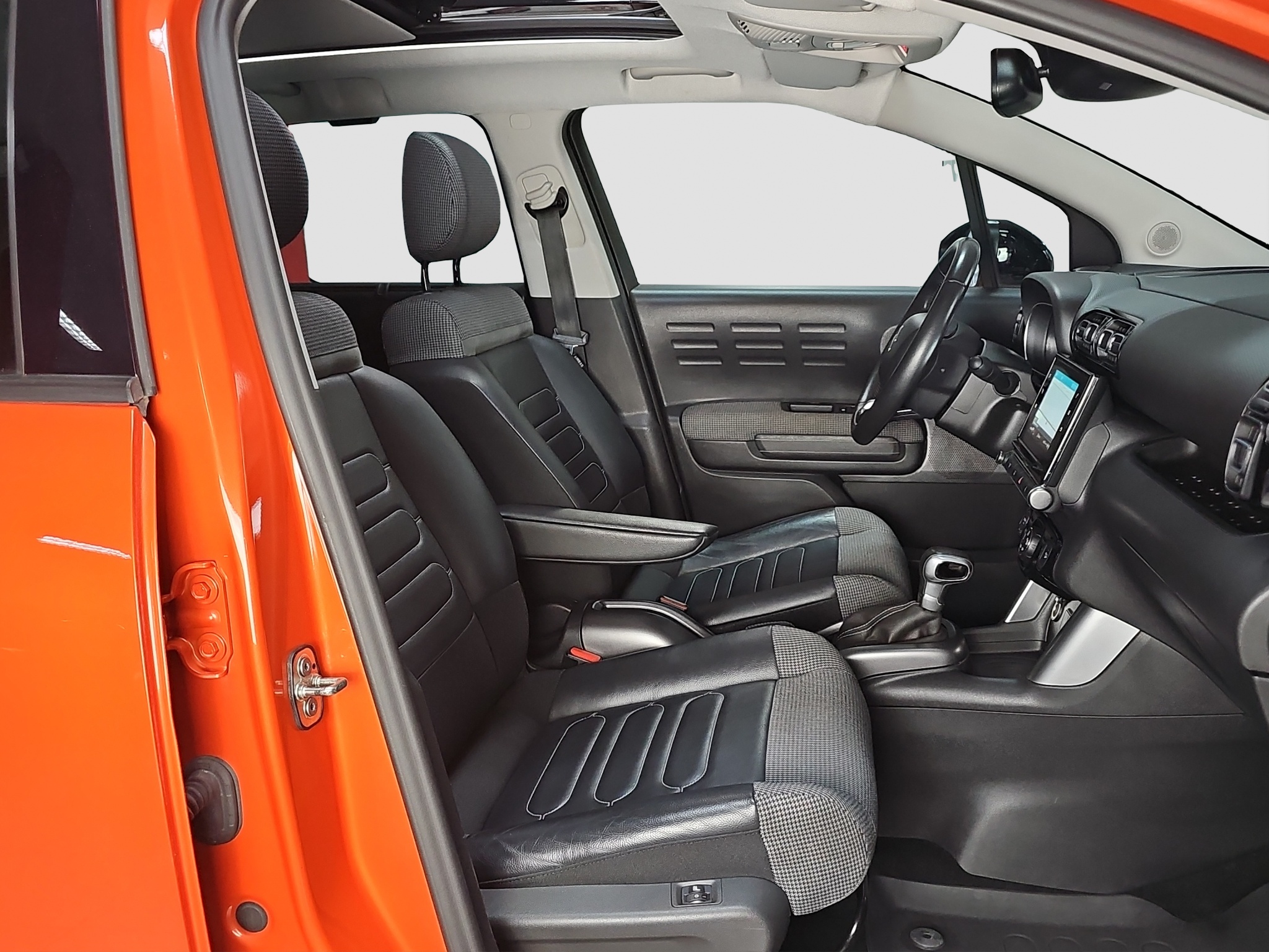 
								Citroen C3 Aircross FU.LL/ŠIBER/AUTO full									