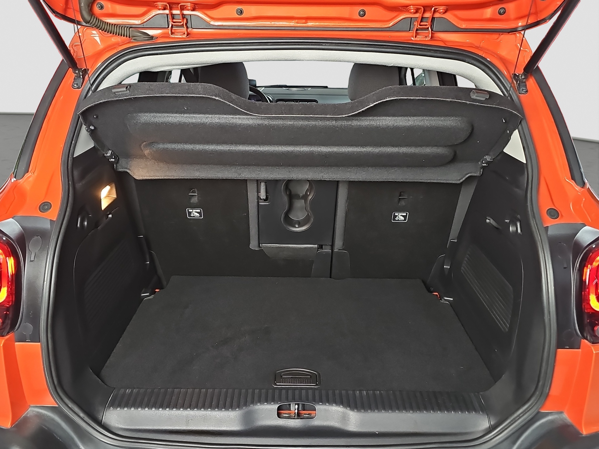 
								Citroen C3 Aircross FU.LL/ŠIBER/AUTO full									