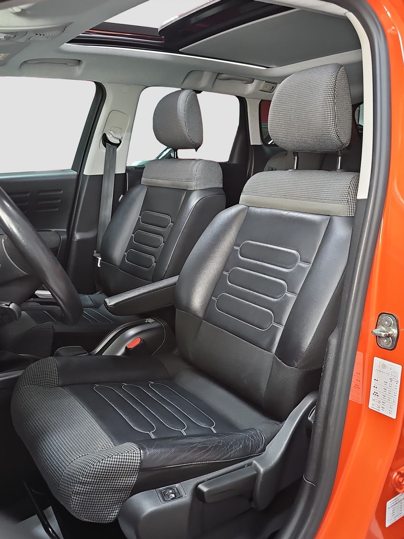 
								Citroen C3 Aircross FU.LL/ŠIBER/AUTO full									