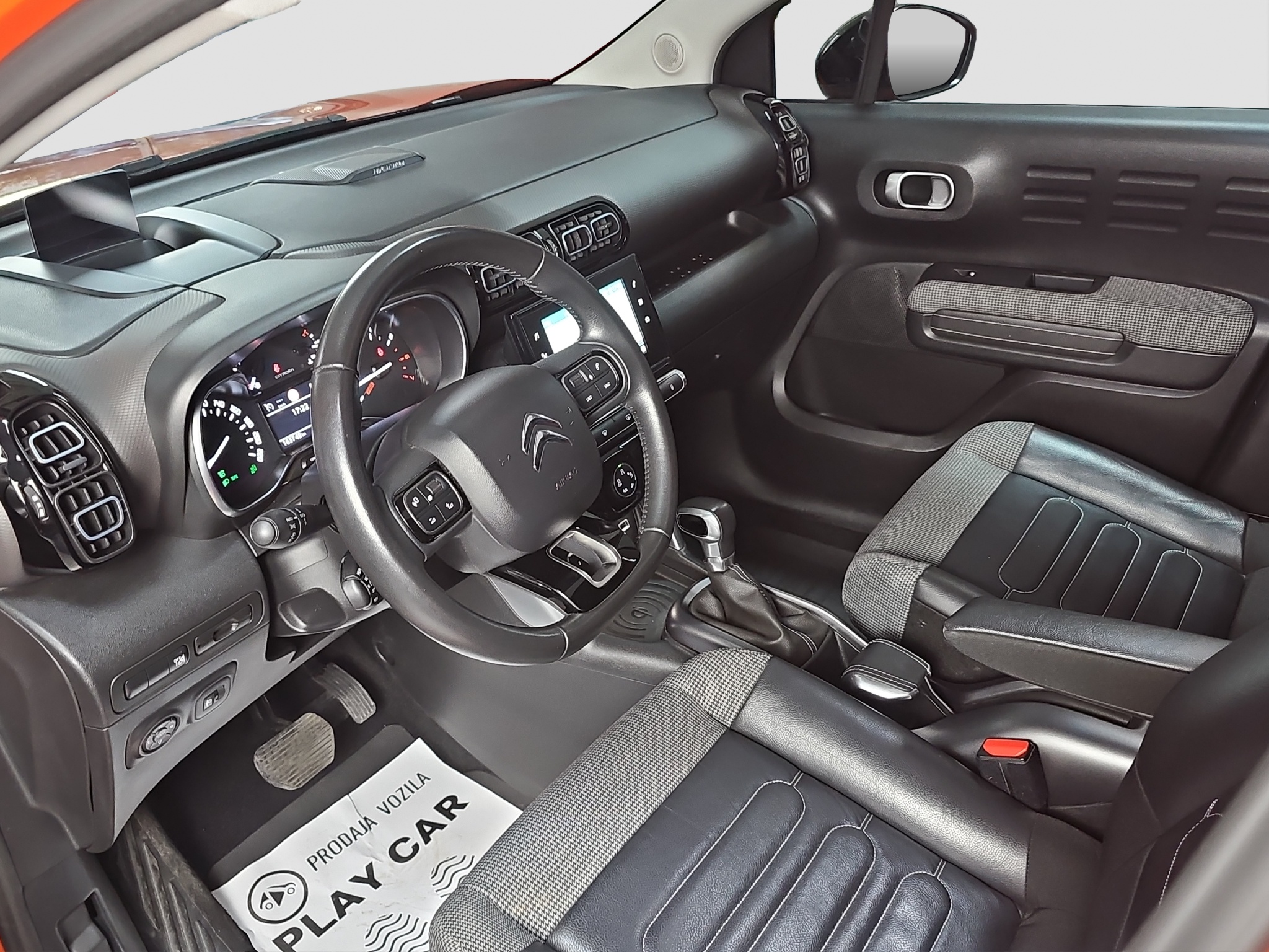 
								Citroen C3 Aircross FU.LL/ŠIBER/AUTO full									